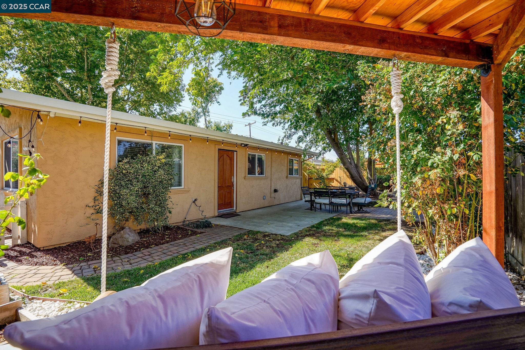 3337 Esperanza Dr