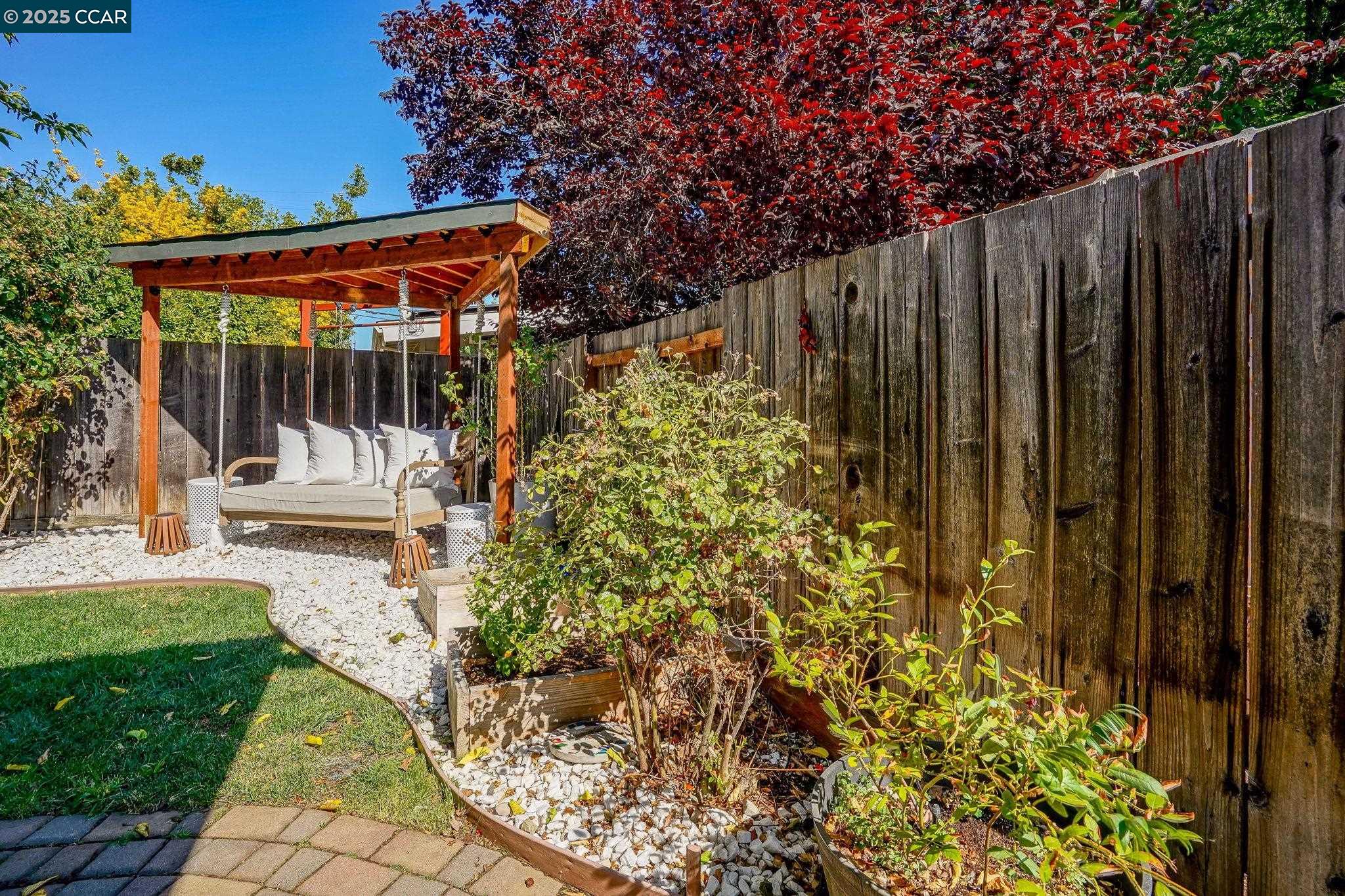 3337 Esperanza Dr