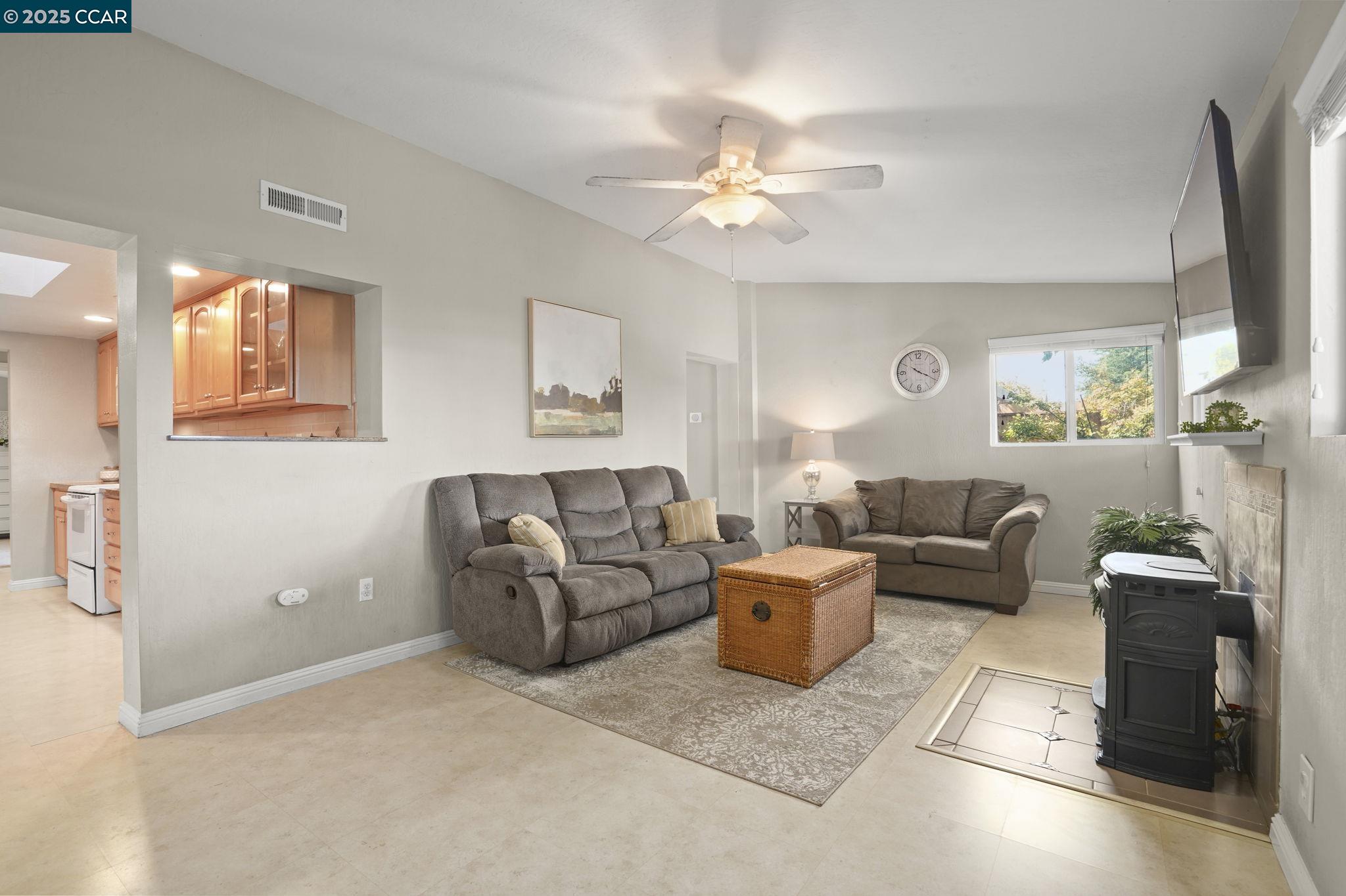 3337 Esperanza Dr