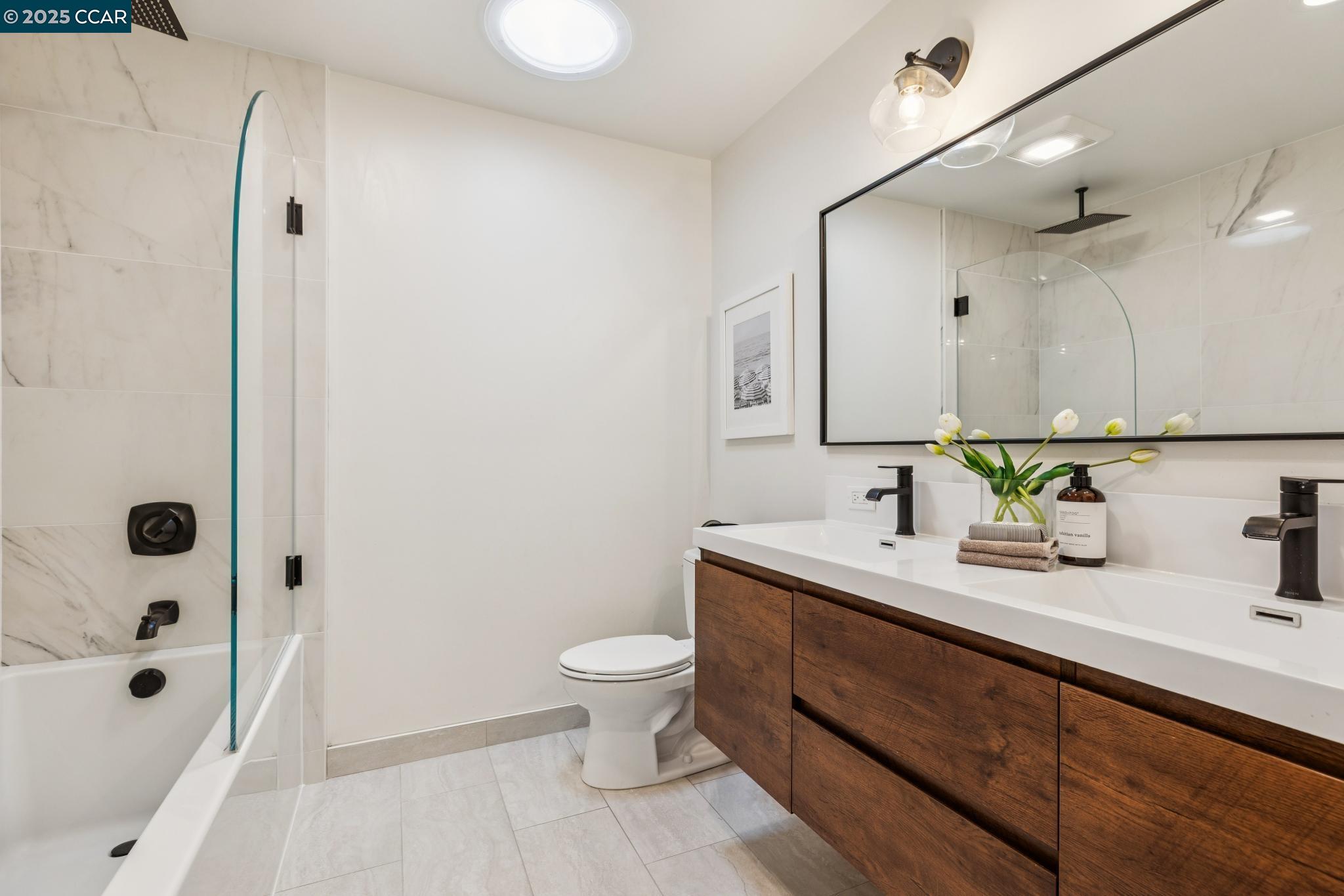 1088 Sierra Vista Way