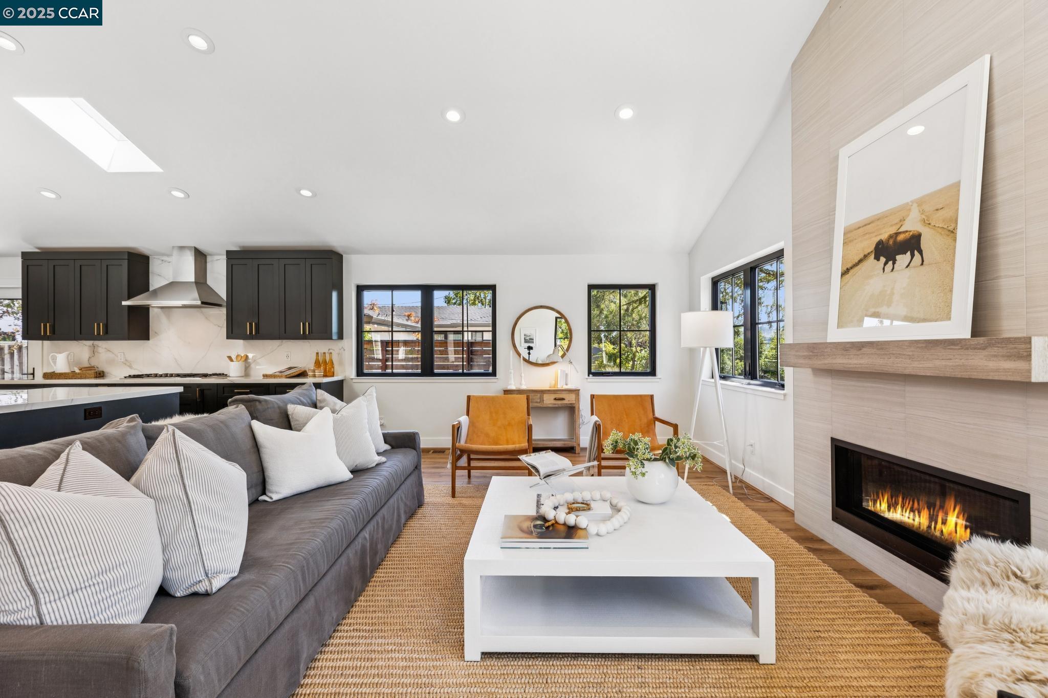 1088 Sierra Vista Way