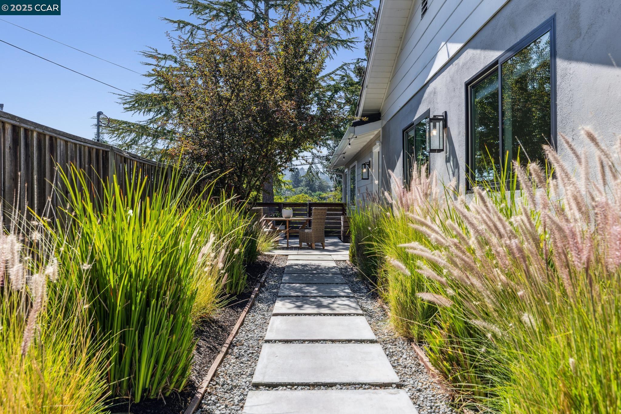 1088 Sierra Vista Way