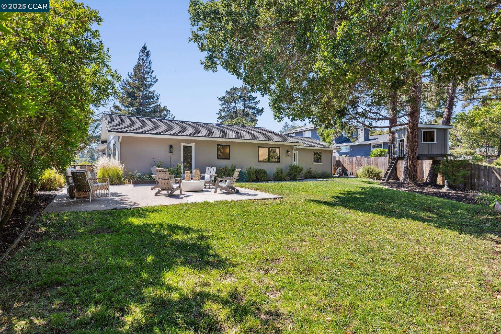 1088 Sierra Vista Way