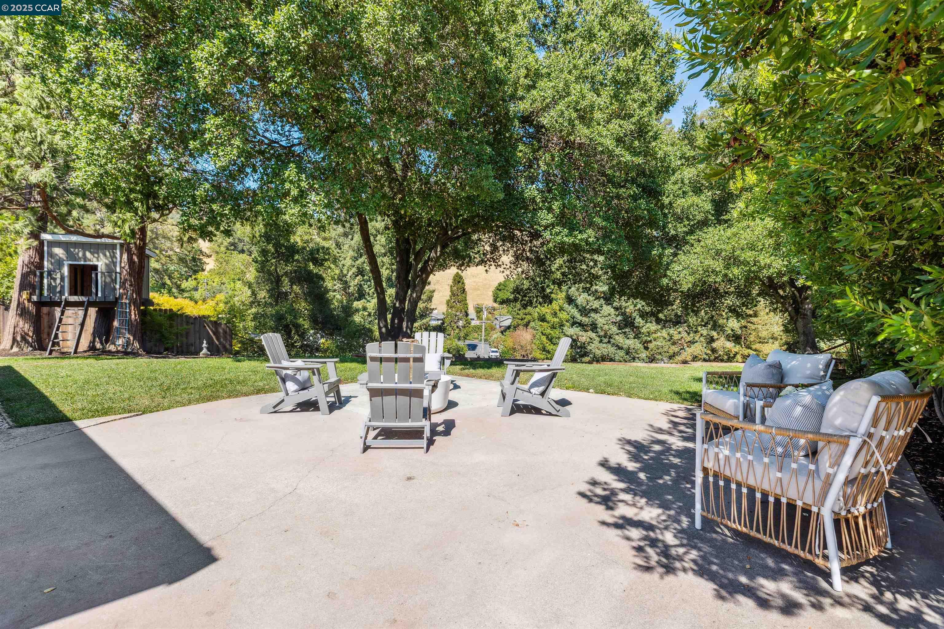 1088 Sierra Vista Way