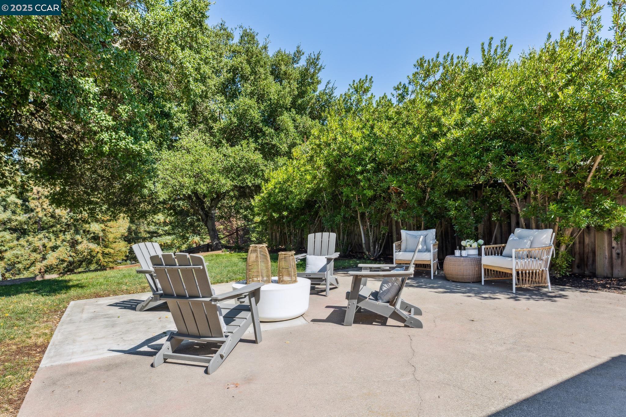 1088 Sierra Vista Way