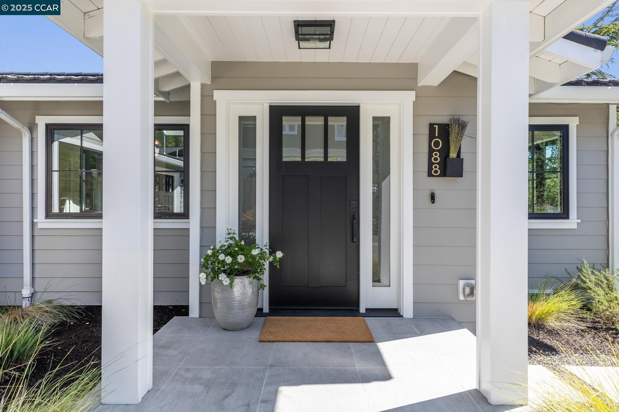 1088 Sierra Vista Way