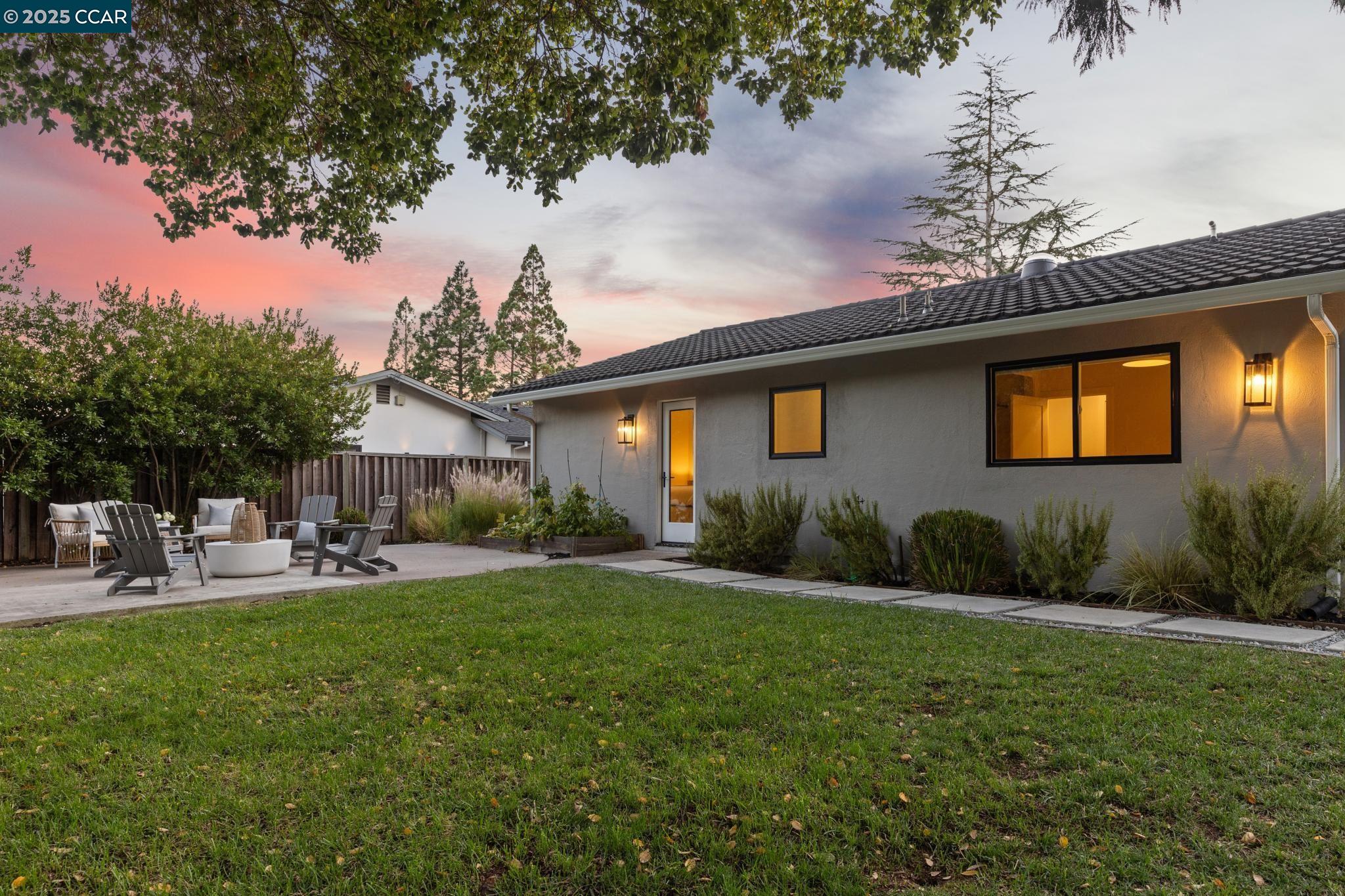 1088 Sierra Vista Way