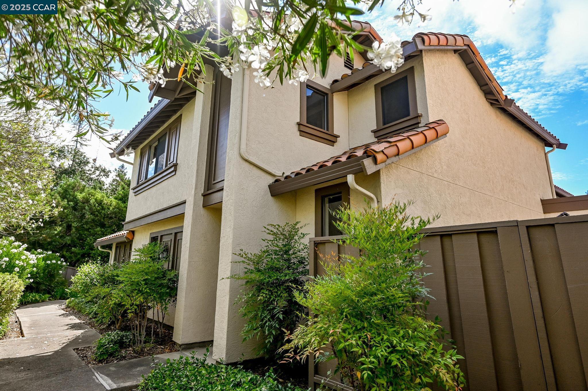 389 Pimlico Dr