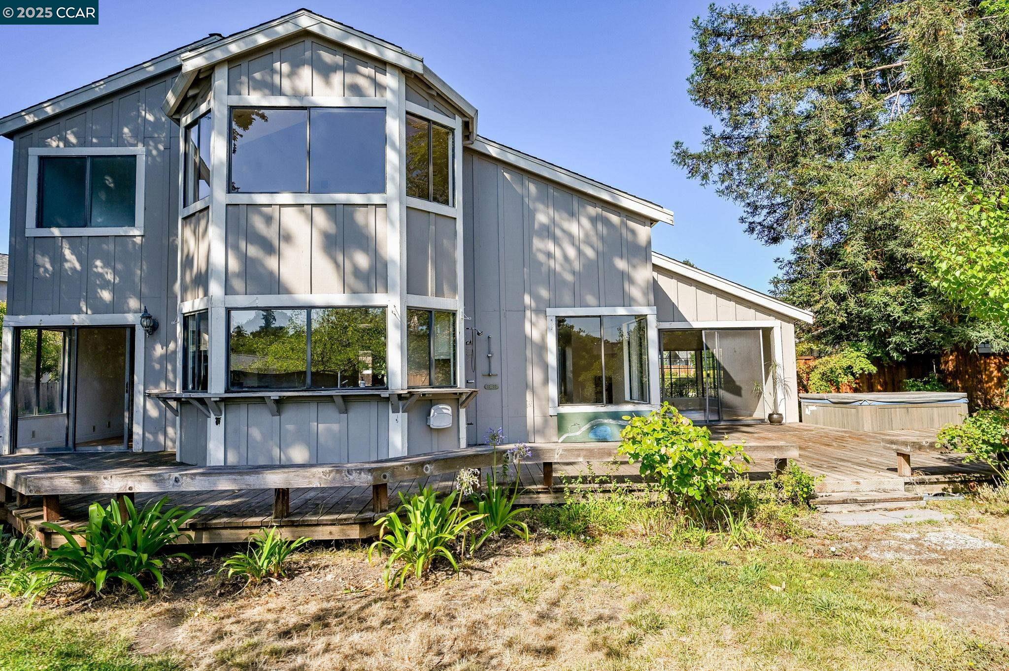 9 Lone Oak Ct
