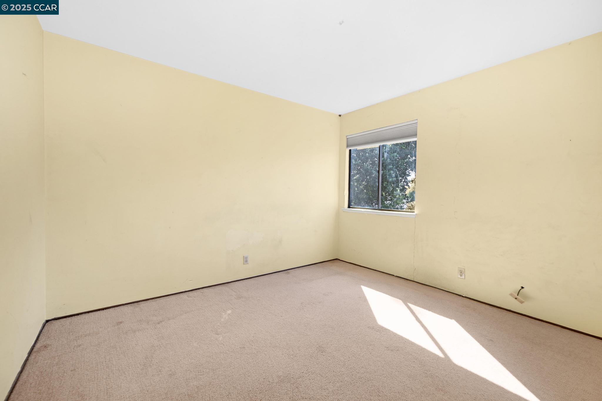 9 Lone Oak Ct