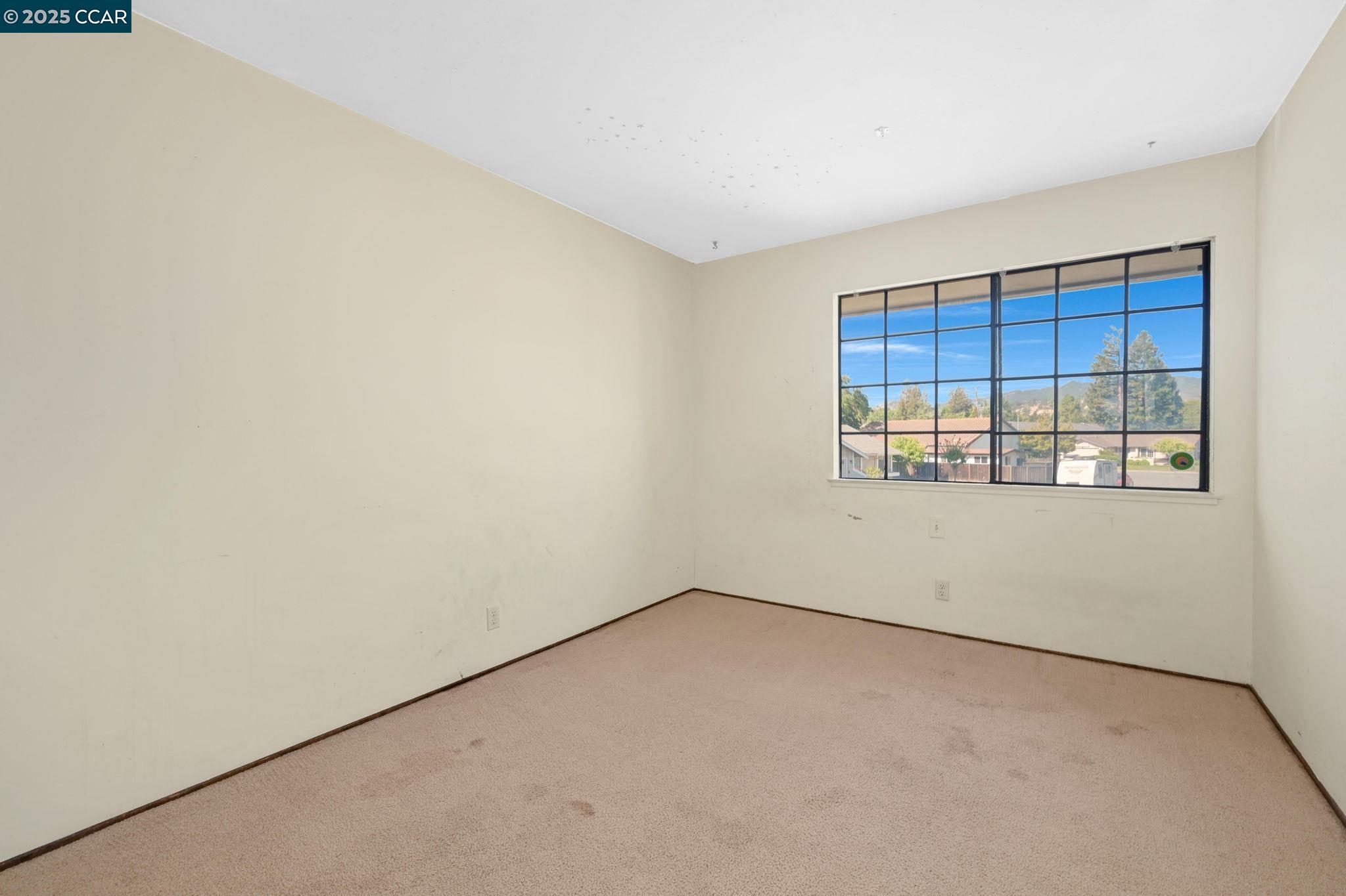 9 Lone Oak Ct