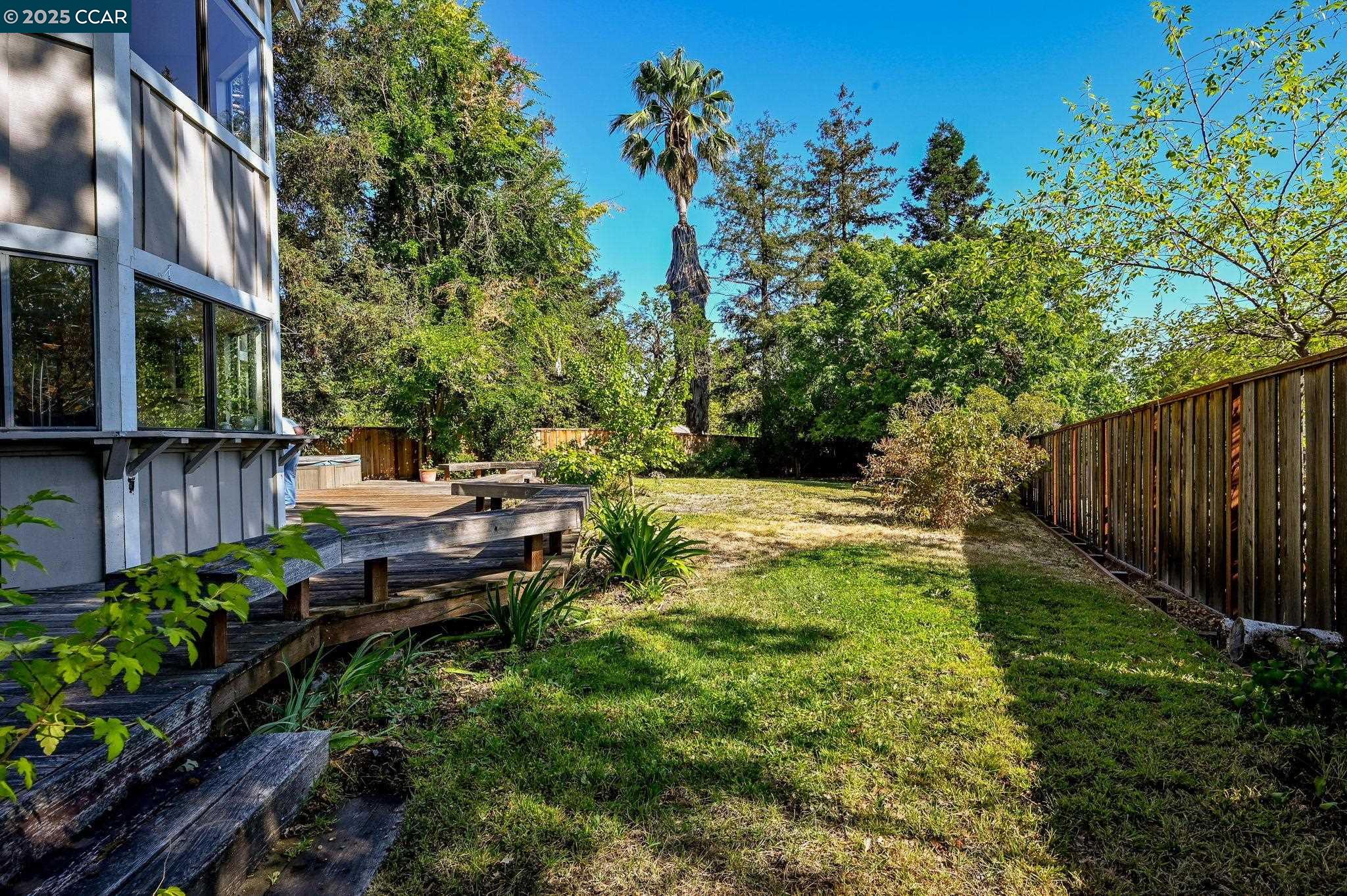 9 Lone Oak Ct