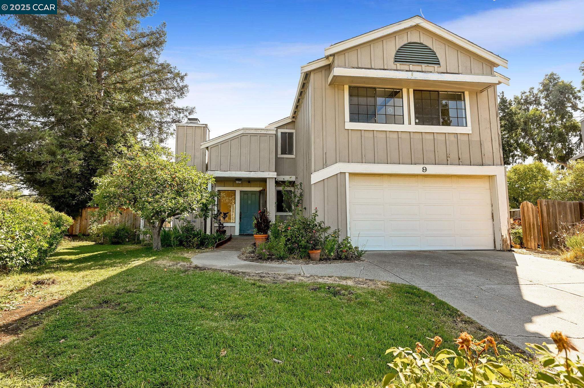 9 Lone Oak Ct