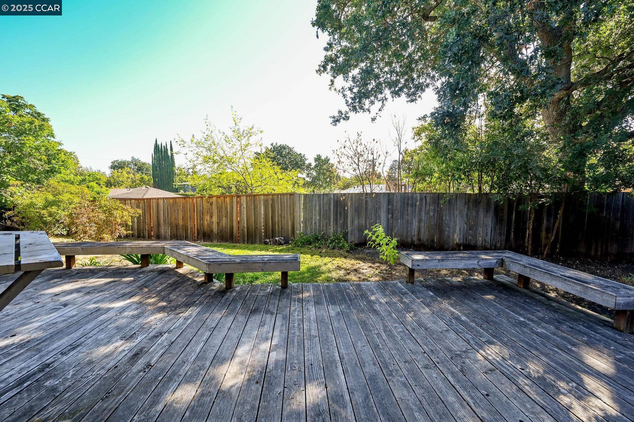 9 Lone Oak Ct