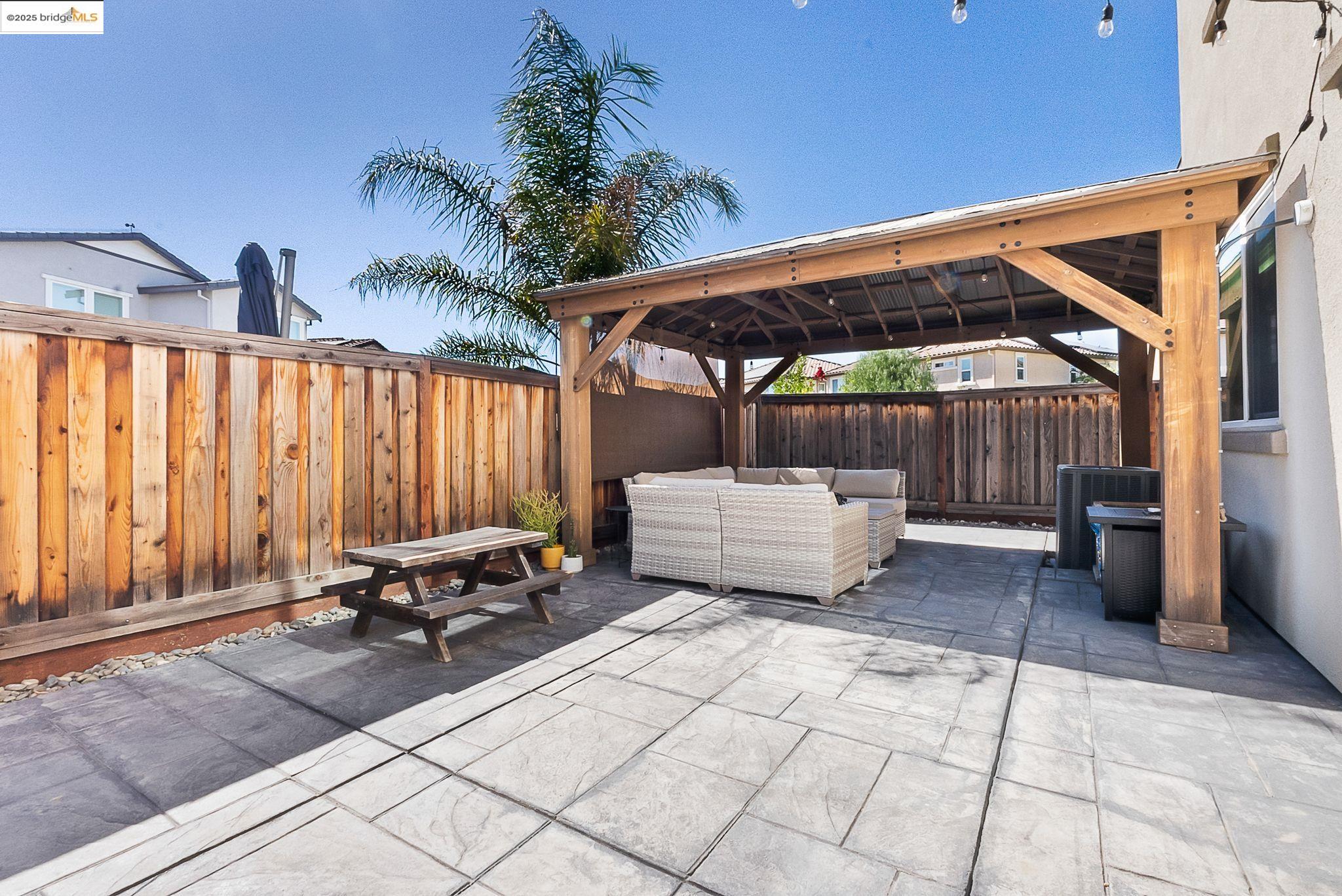782 Plumeria St