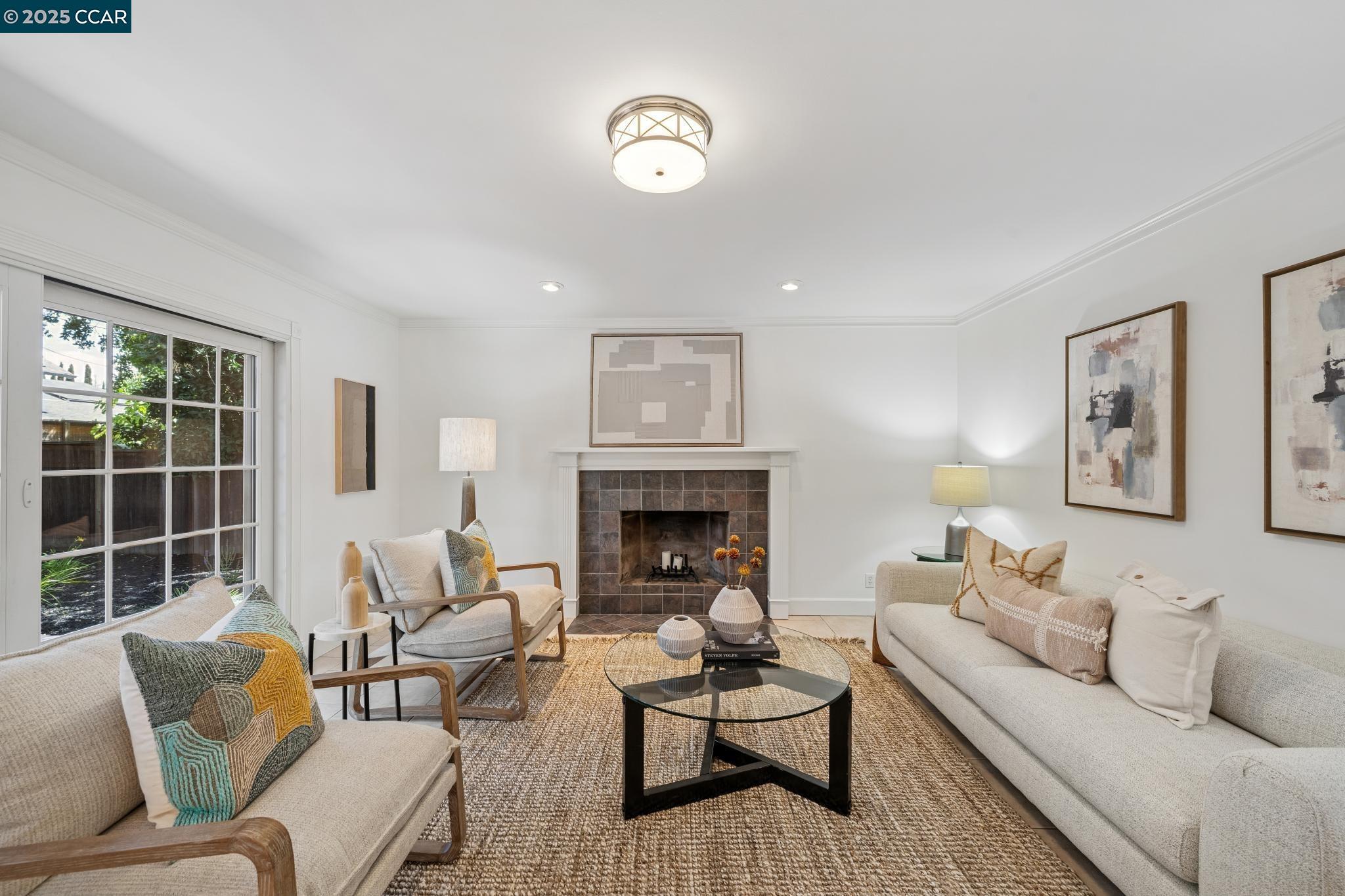 906 Hastings Dr