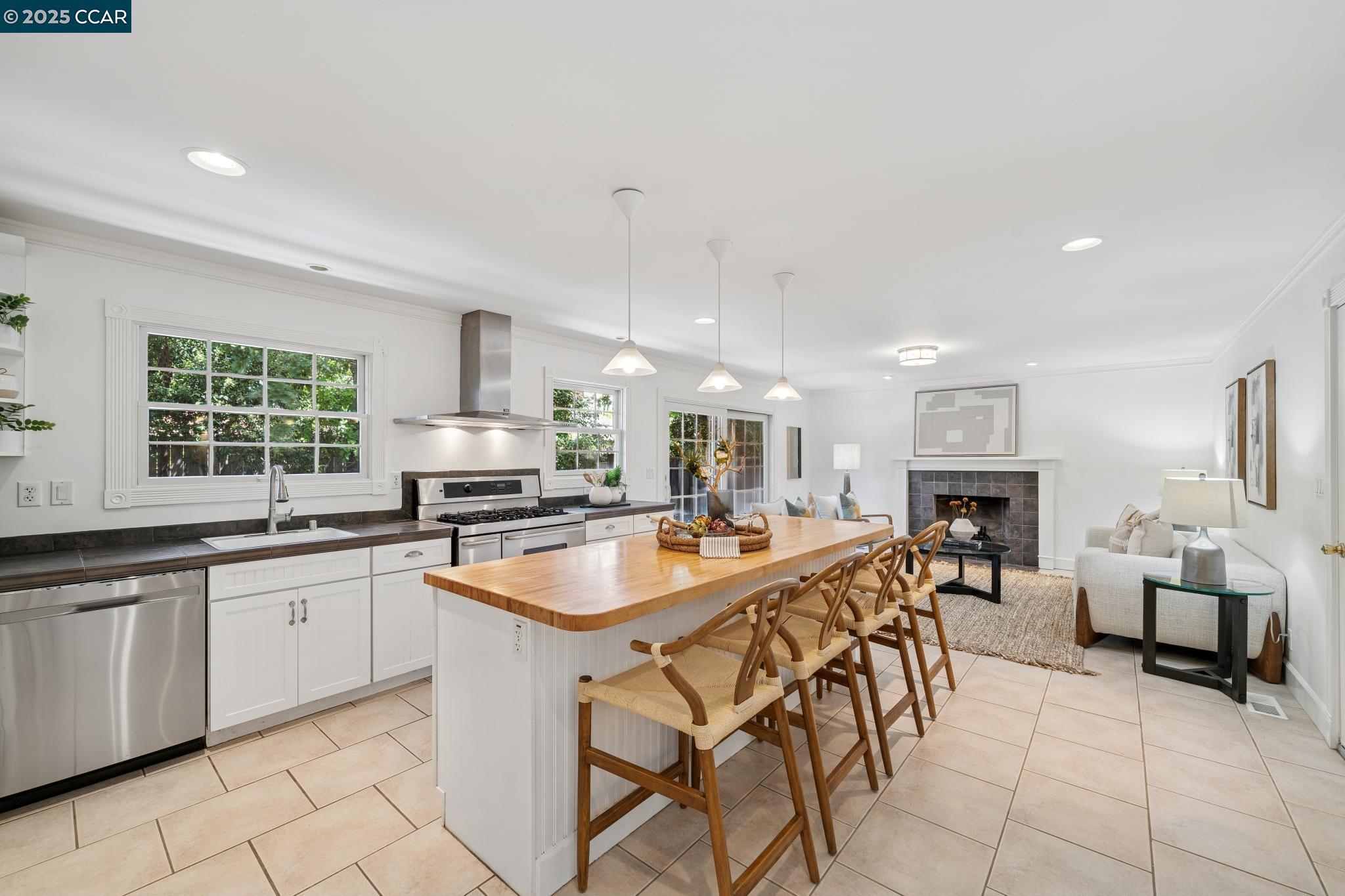 906 Hastings Dr