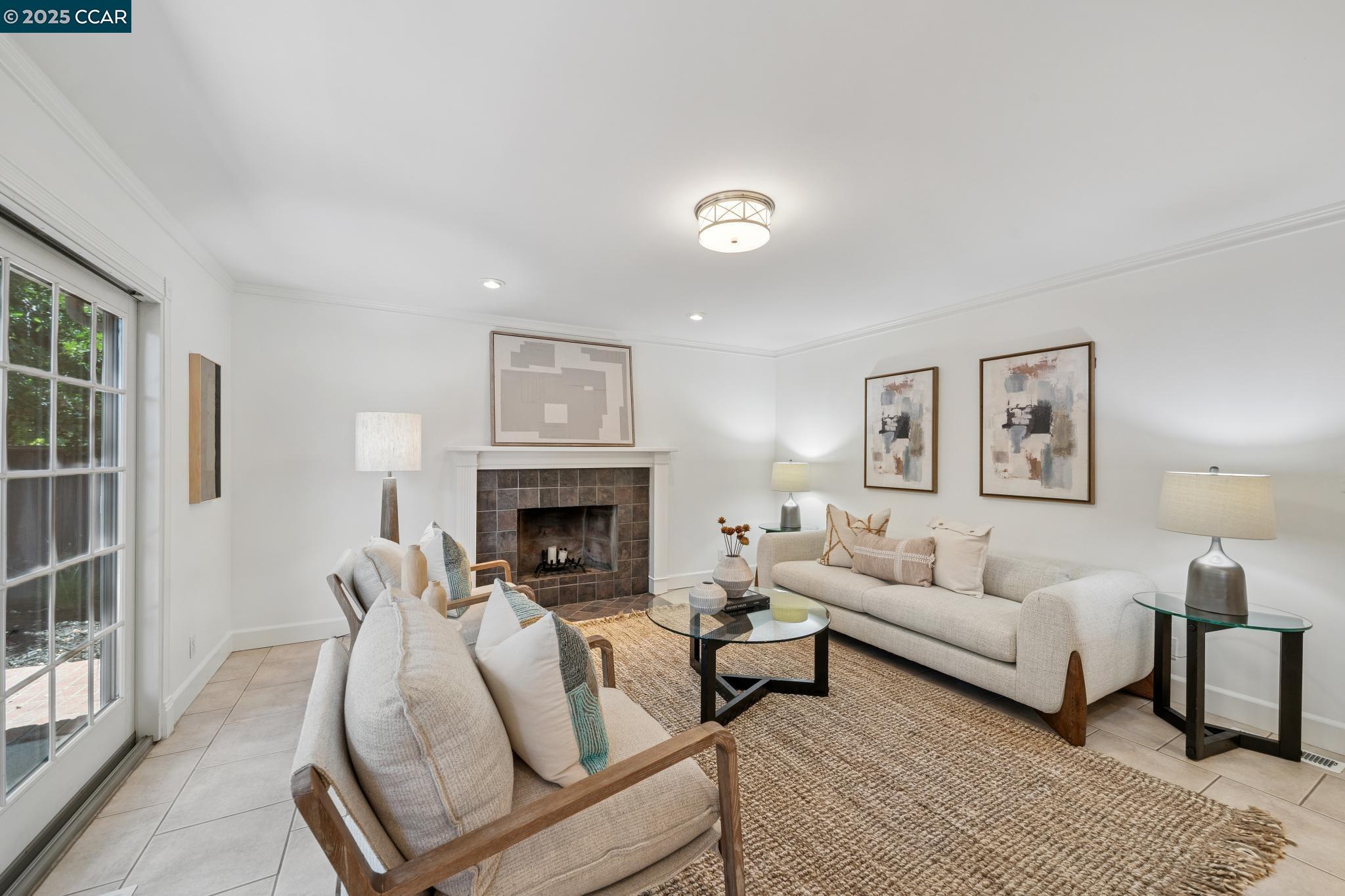 906 Hastings Dr