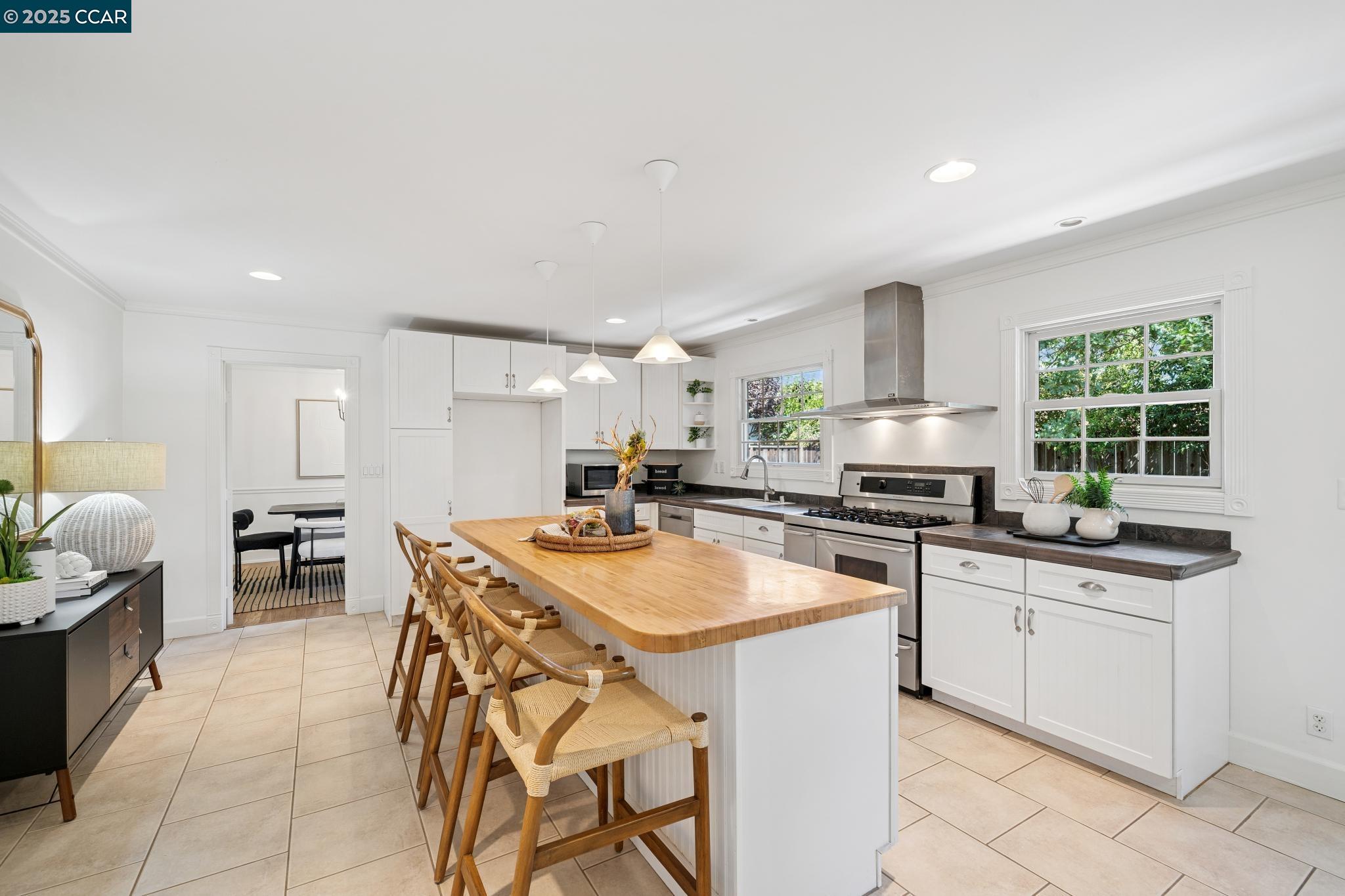 906 Hastings Dr