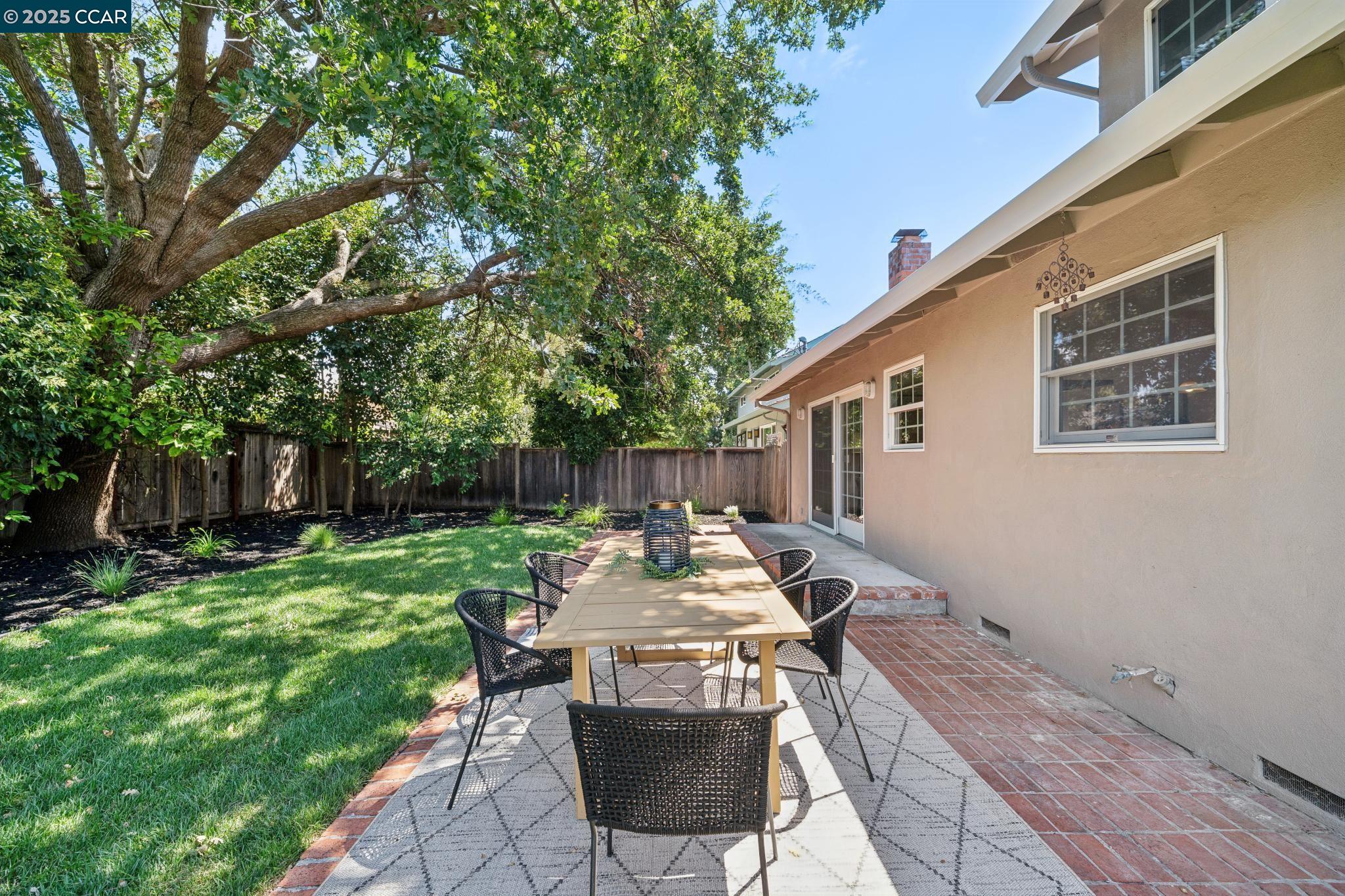 906 Hastings Dr