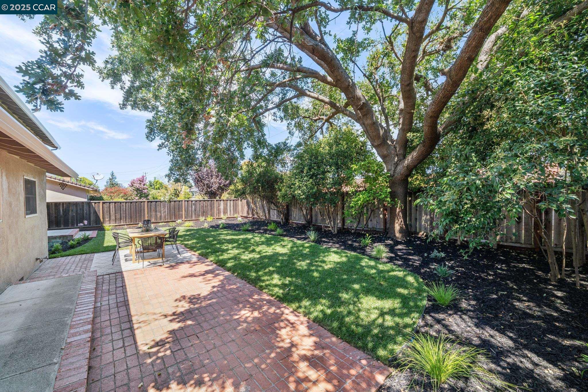906 Hastings Dr