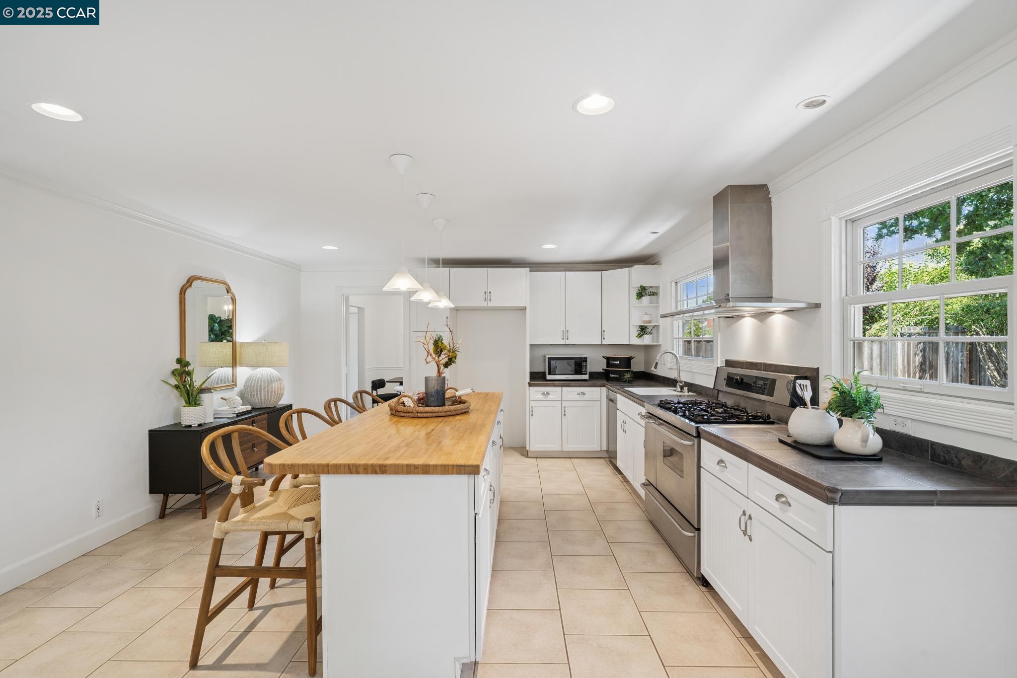 906 Hastings Dr