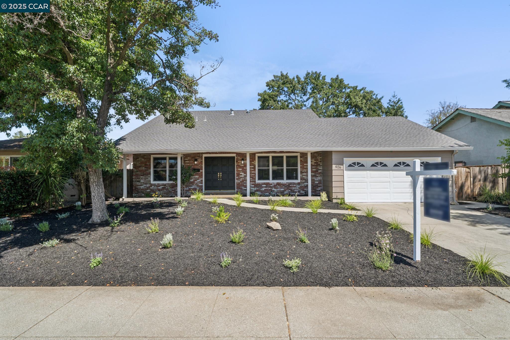 906 Hastings Dr