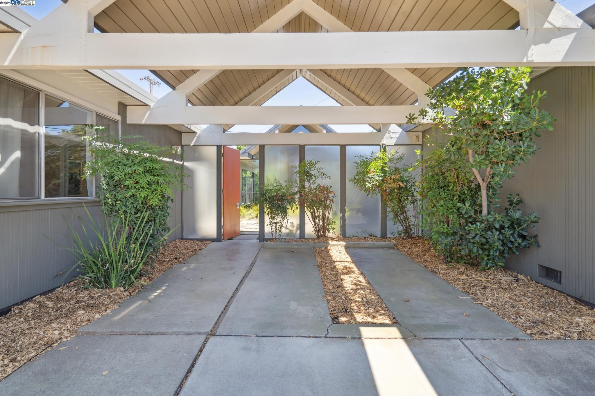 3767 Gainsborough Dr