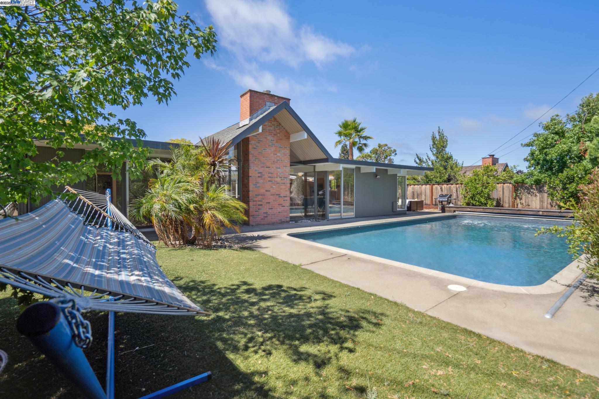 3767 Gainsborough Dr