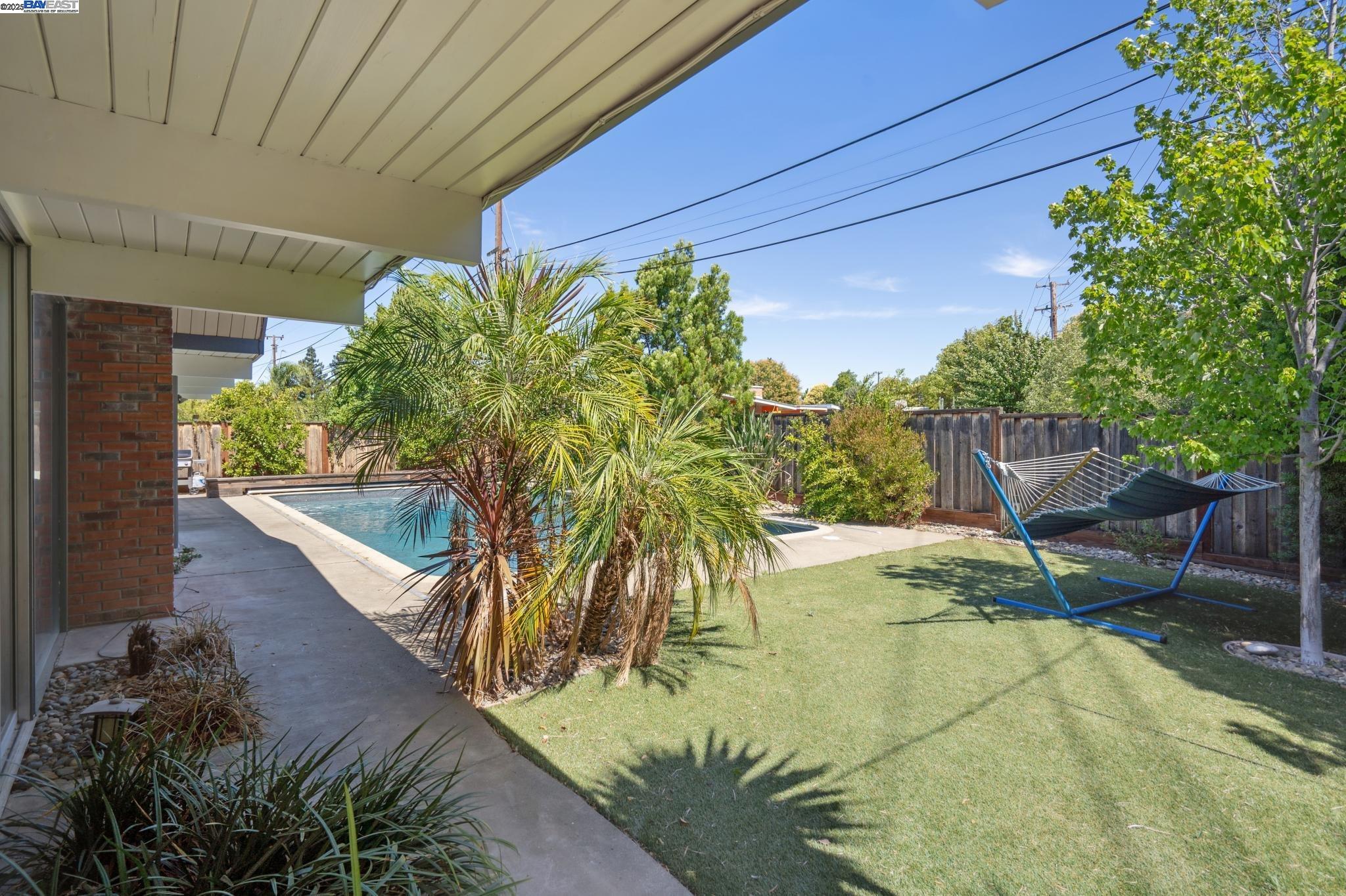 3767 Gainsborough Dr