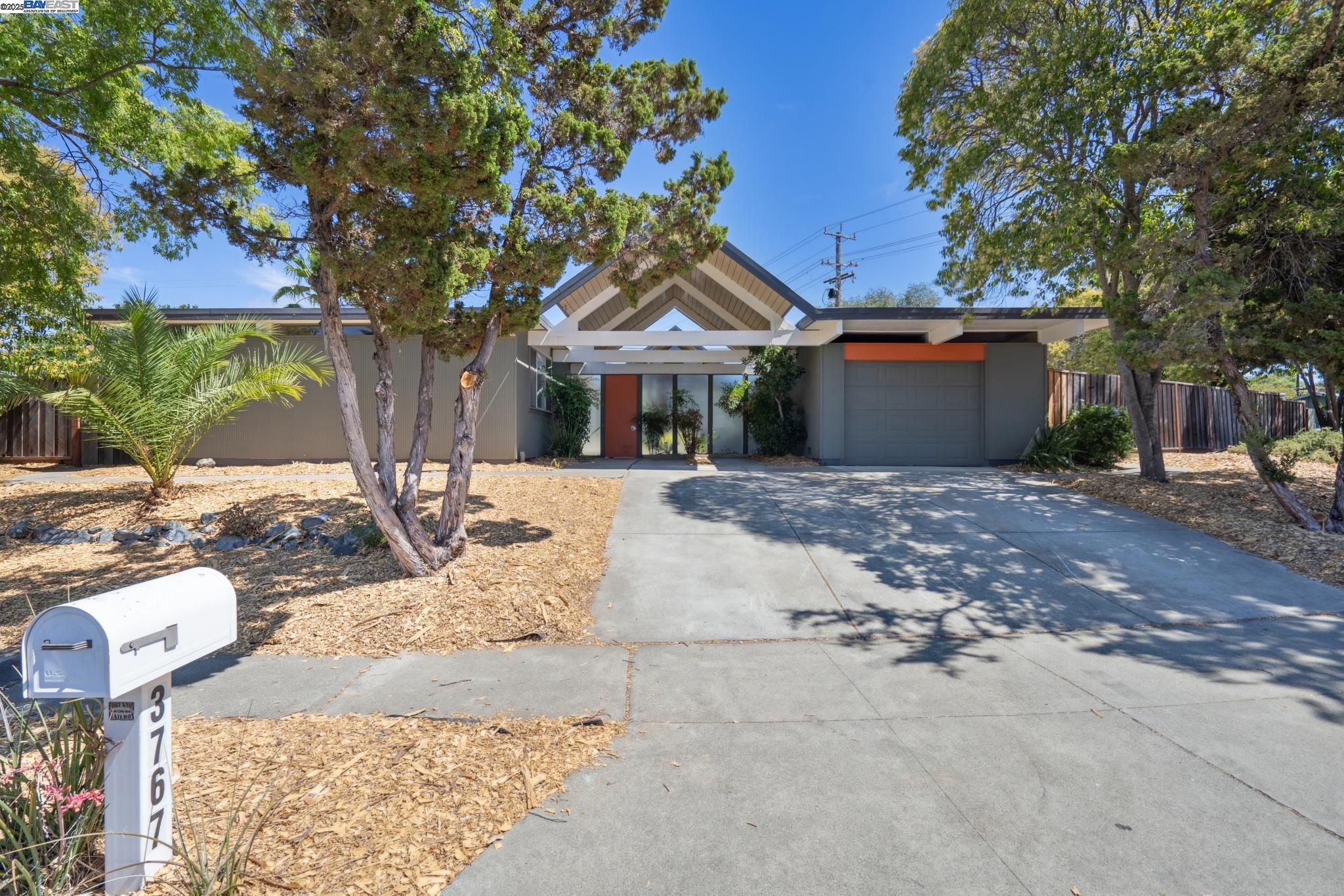 3767 Gainsborough Dr