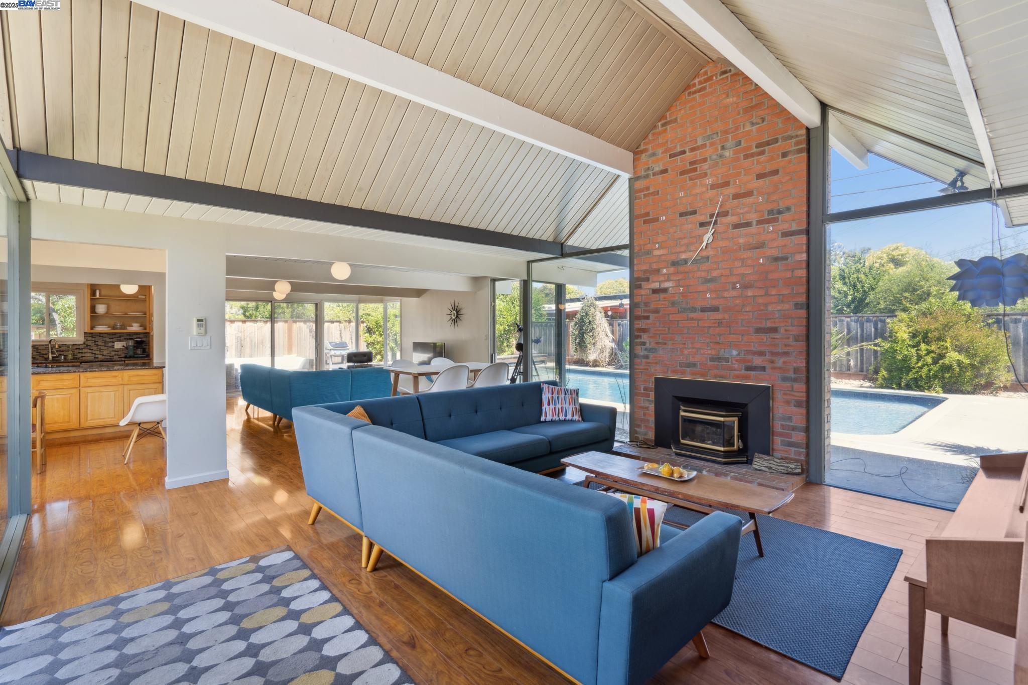 3767 Gainsborough Dr