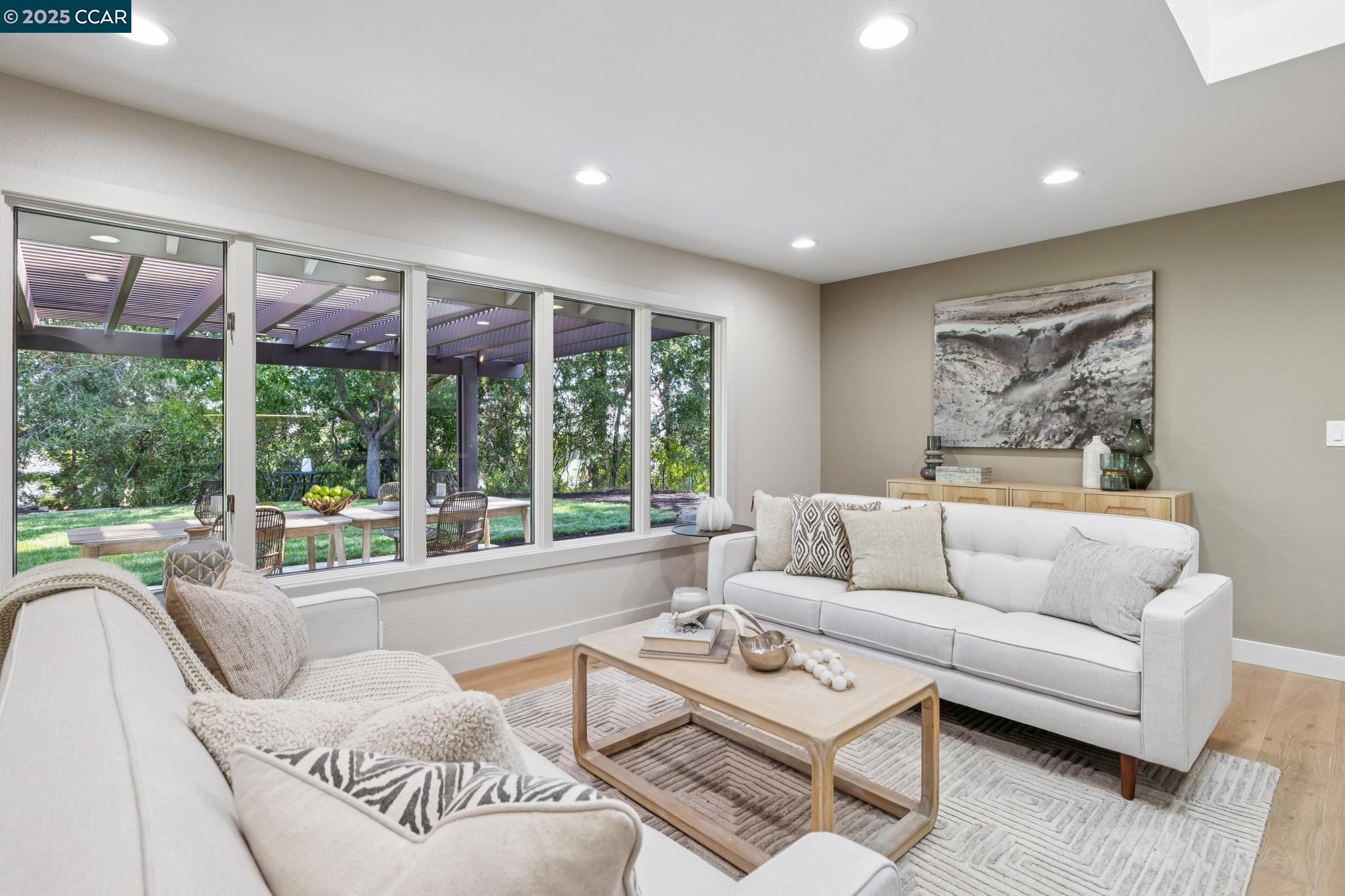 778 Hamilton Dr