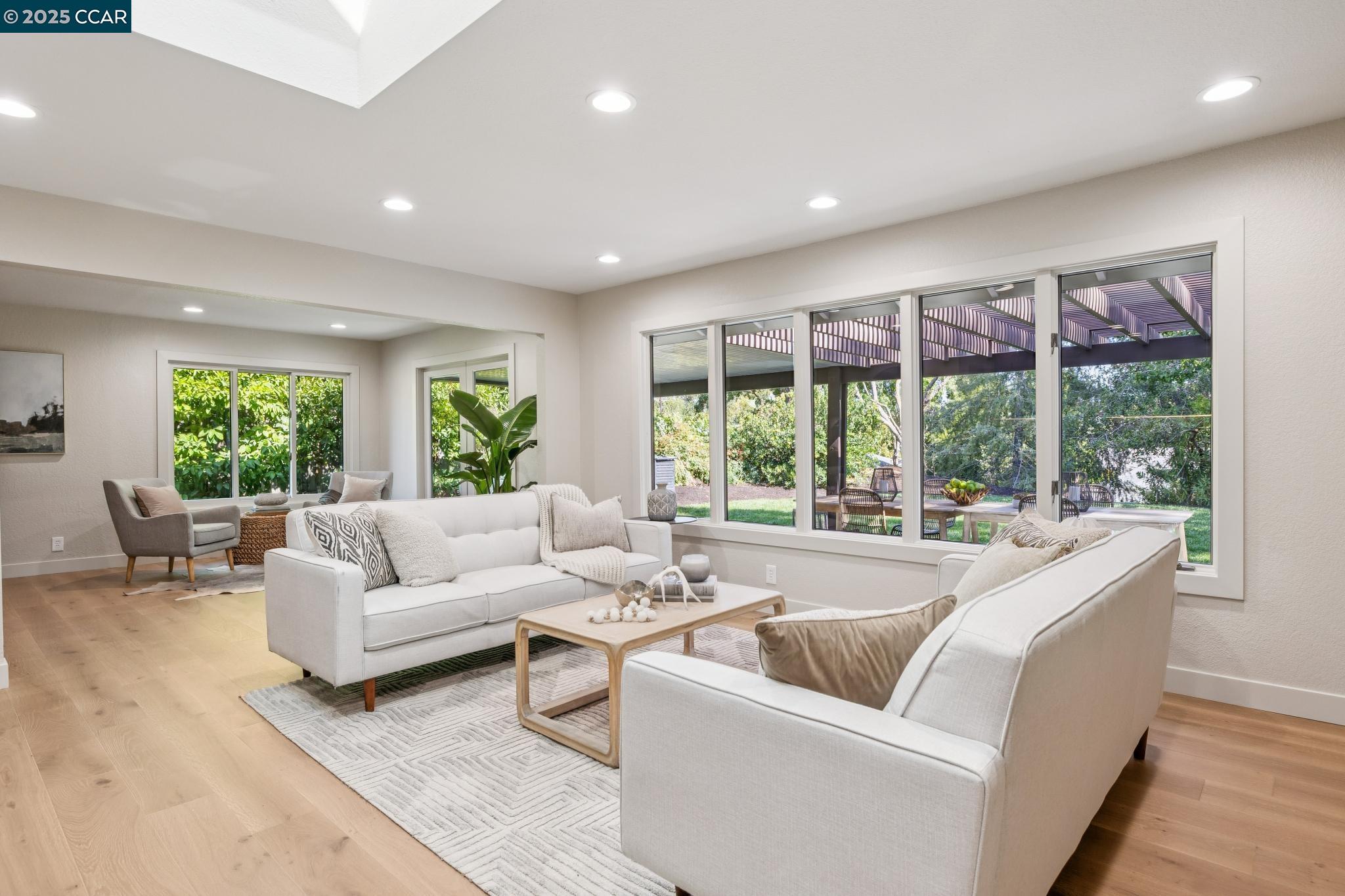 778 Hamilton Dr