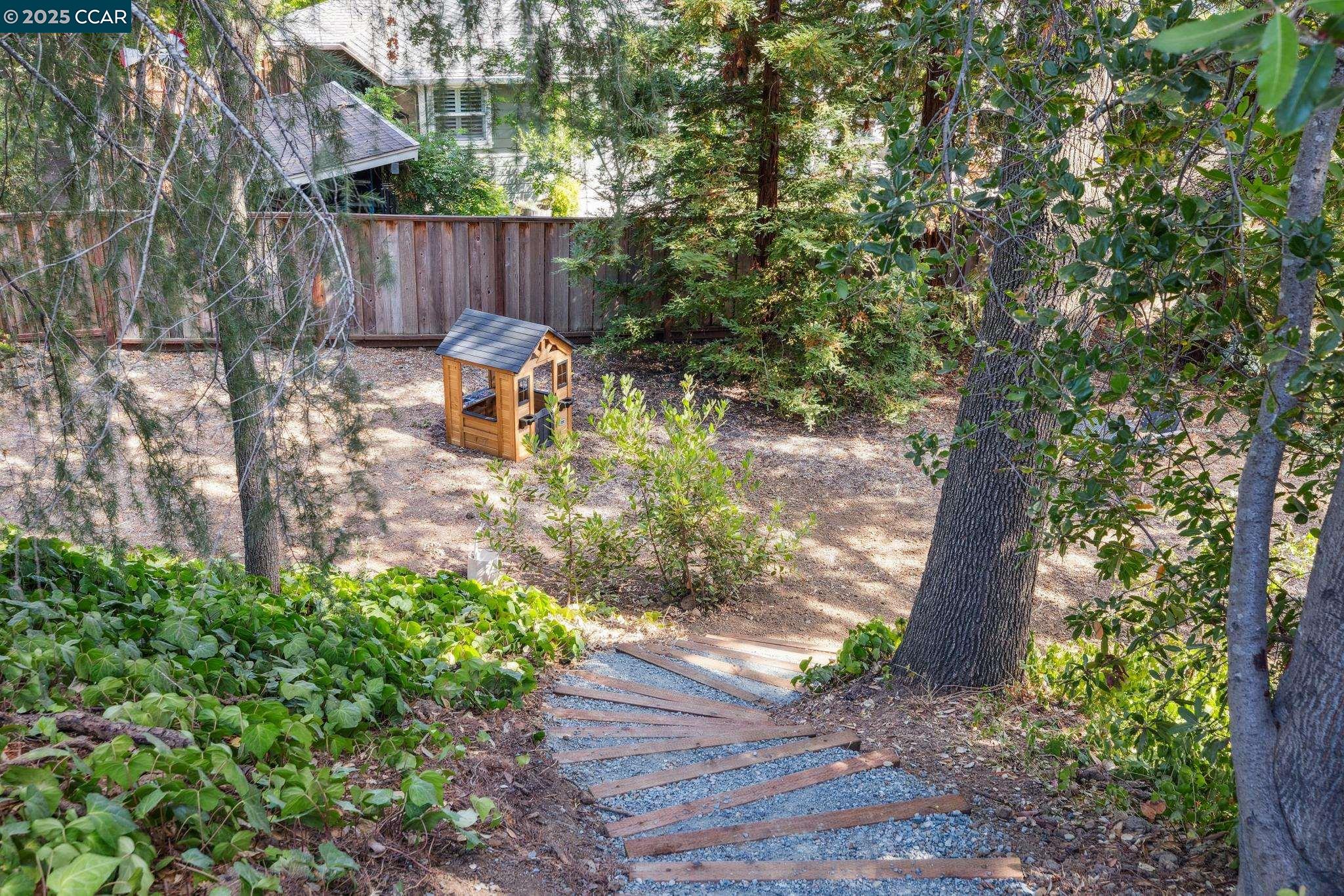 778 Hamilton Dr