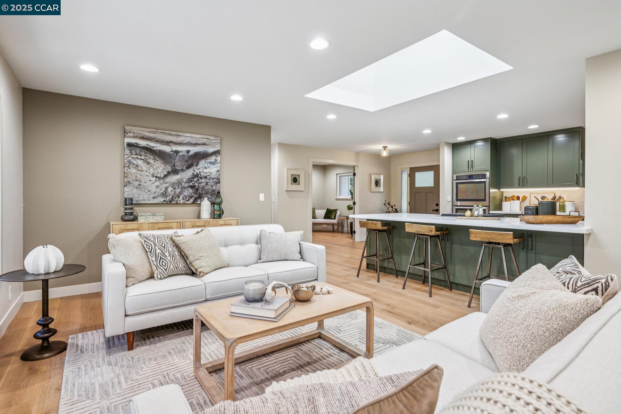 778 Hamilton Dr