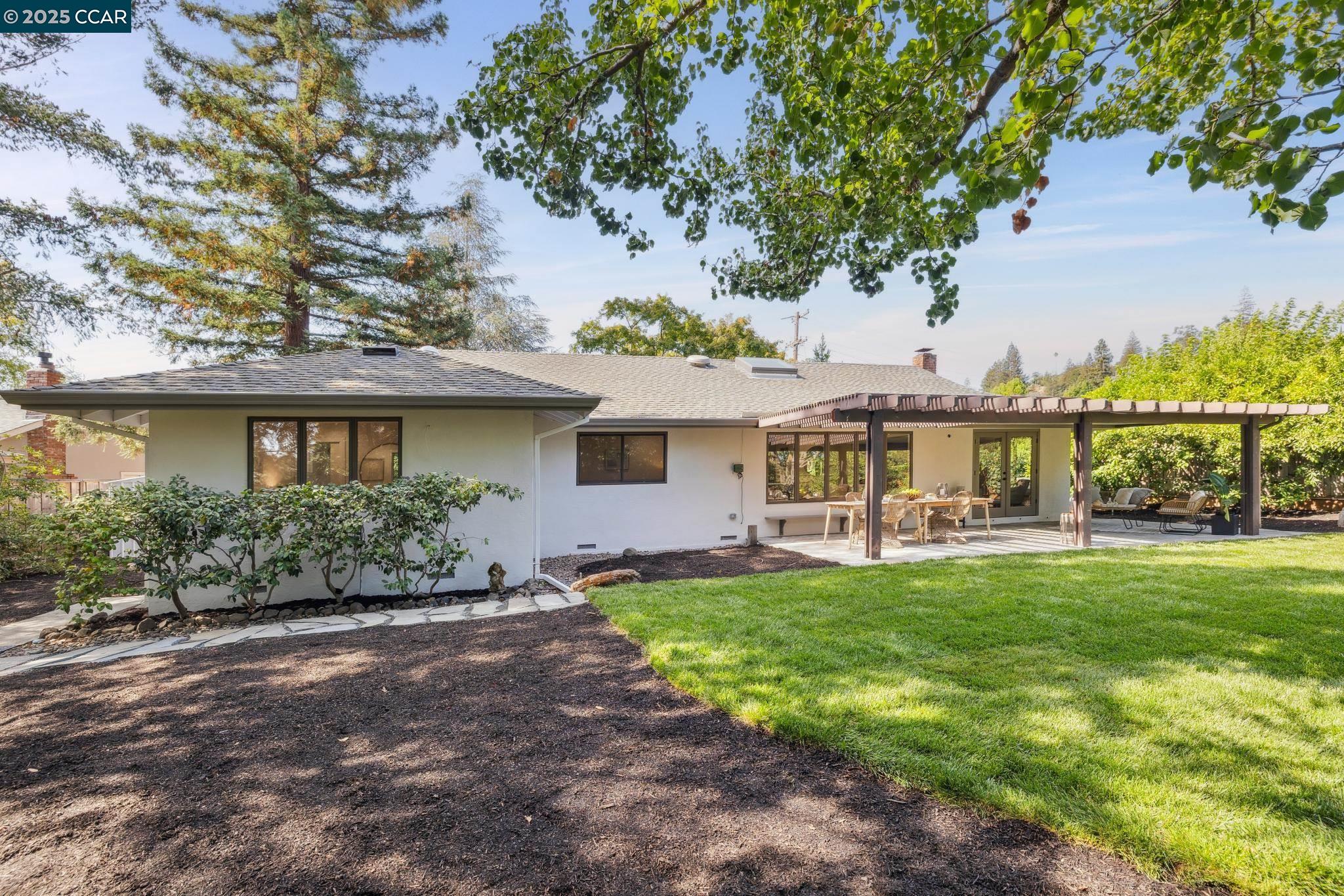 778 Hamilton Dr