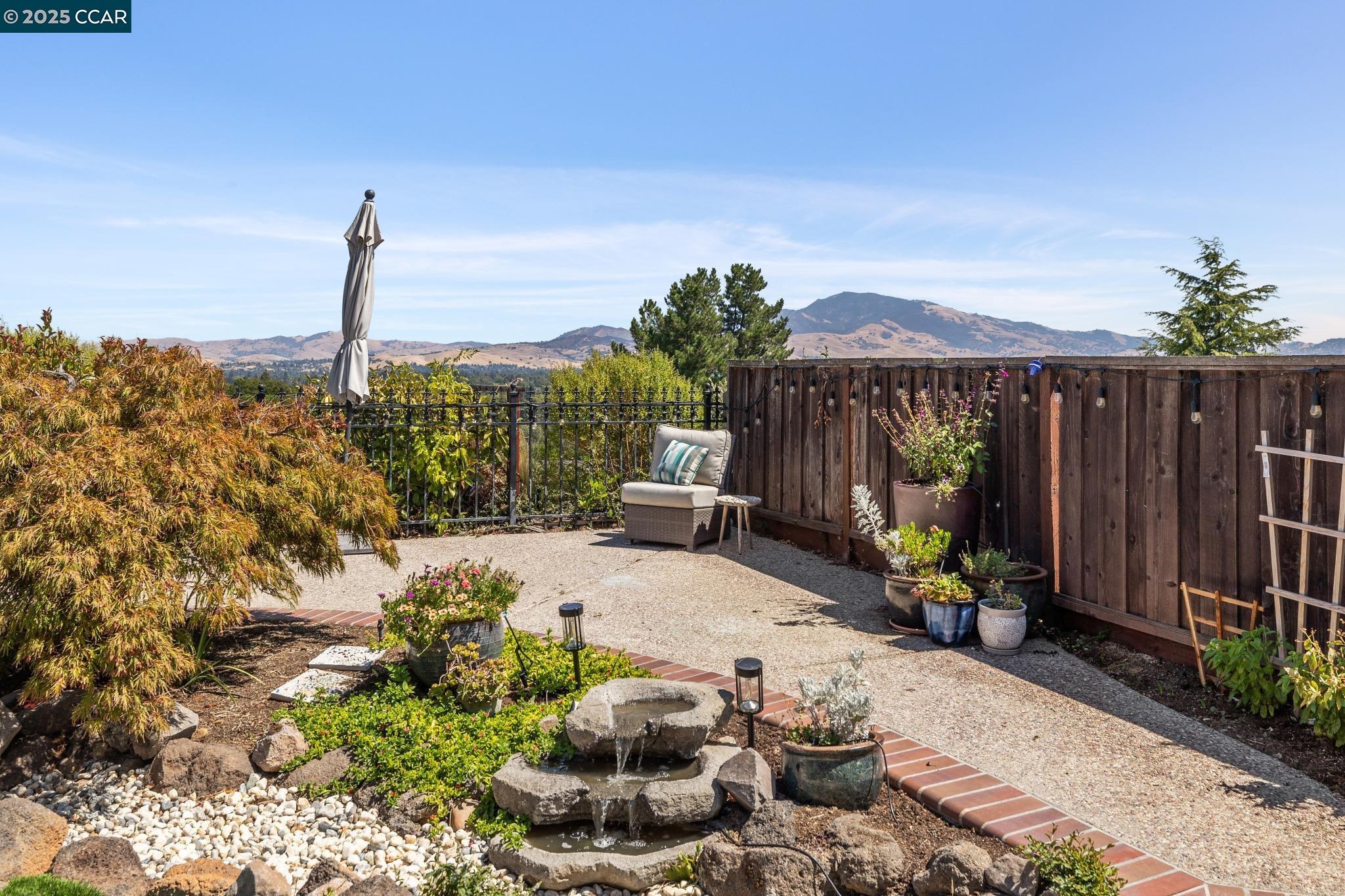 606 Old Vine Ct