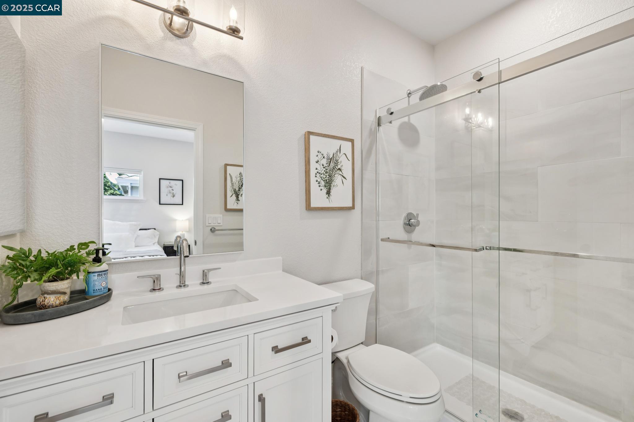 606 Old Vine Ct