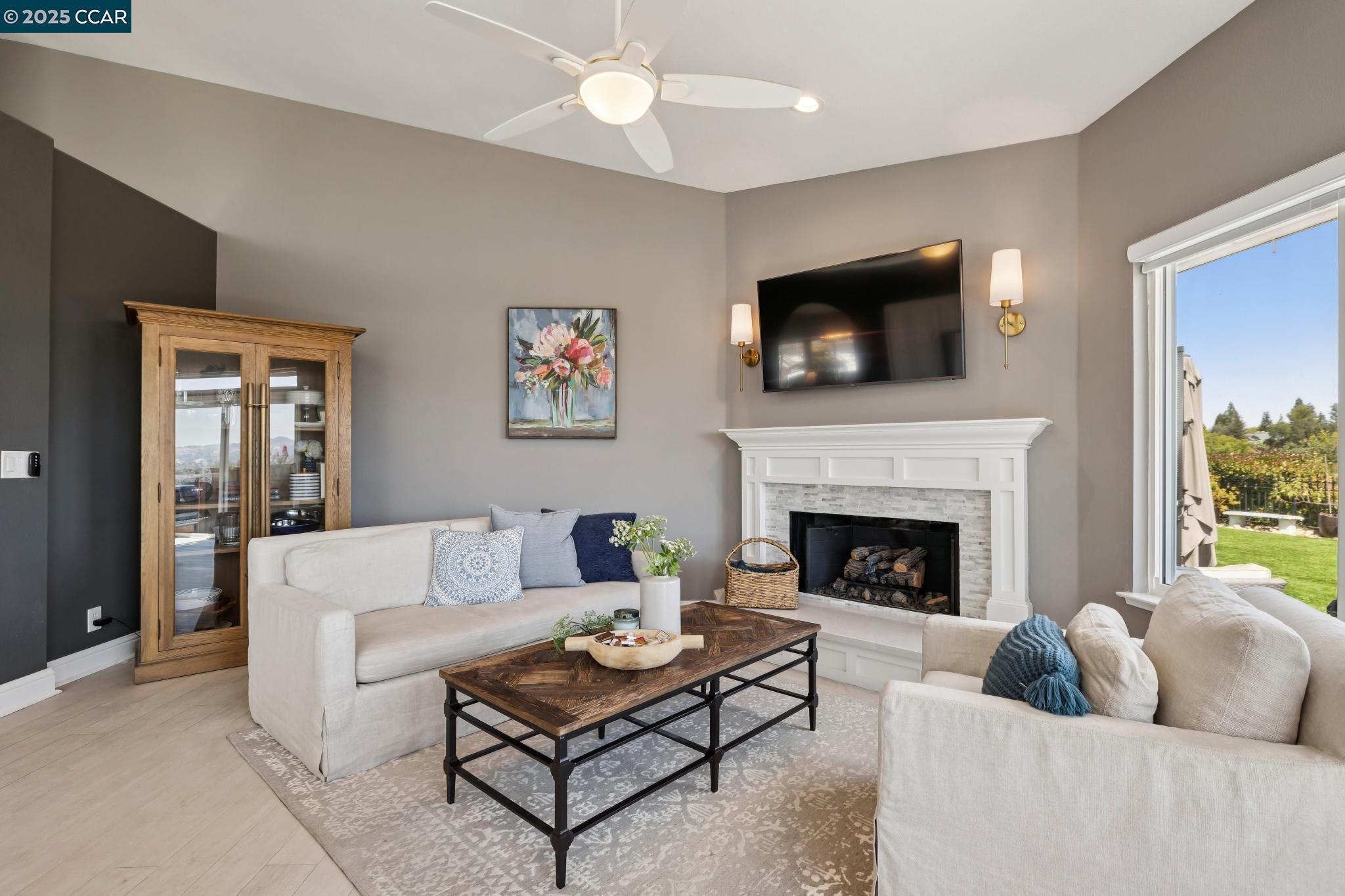 606 Old Vine Ct