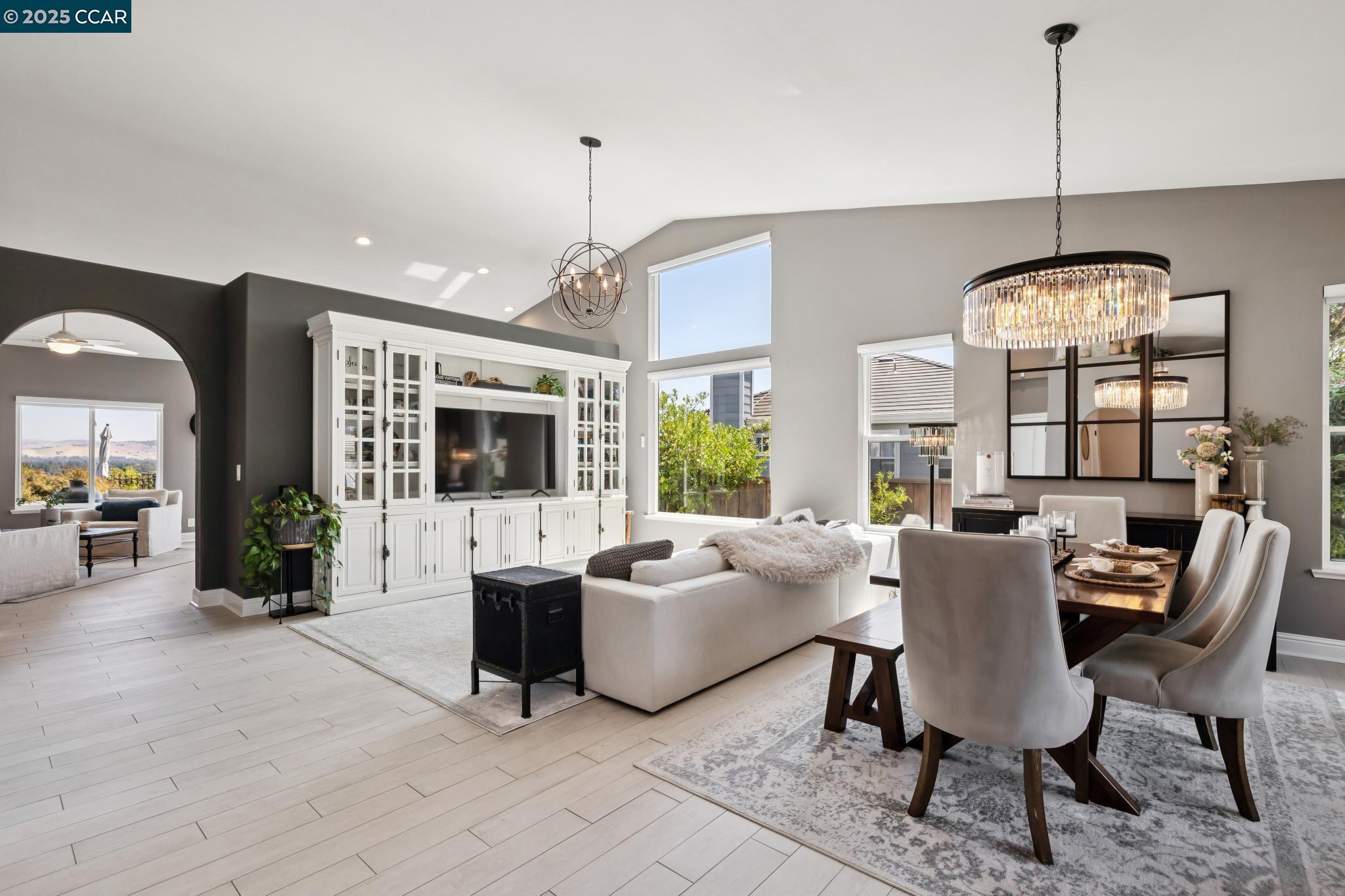 606 Old Vine Ct
