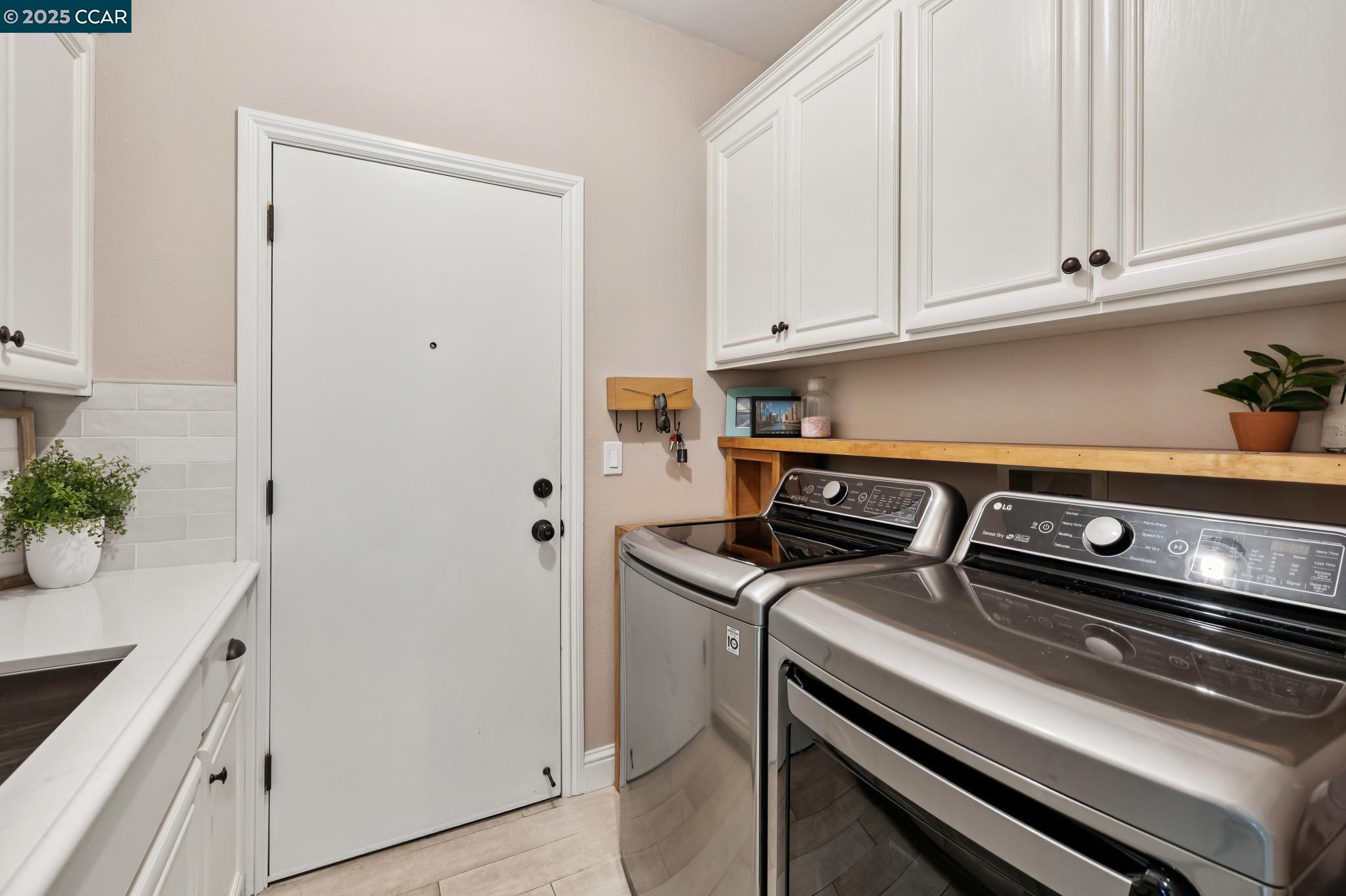 606 Old Vine Ct