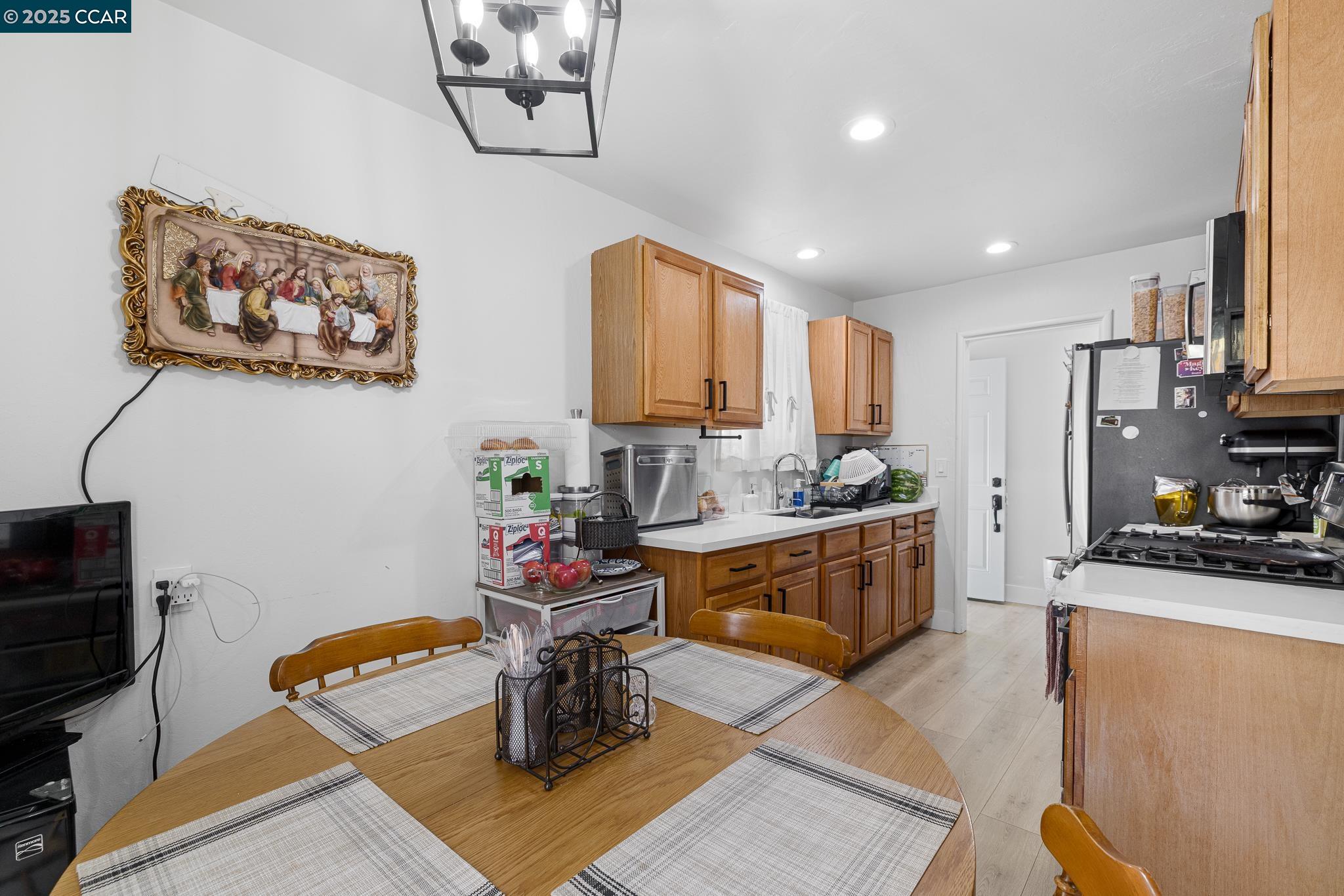 1652 Deems St.