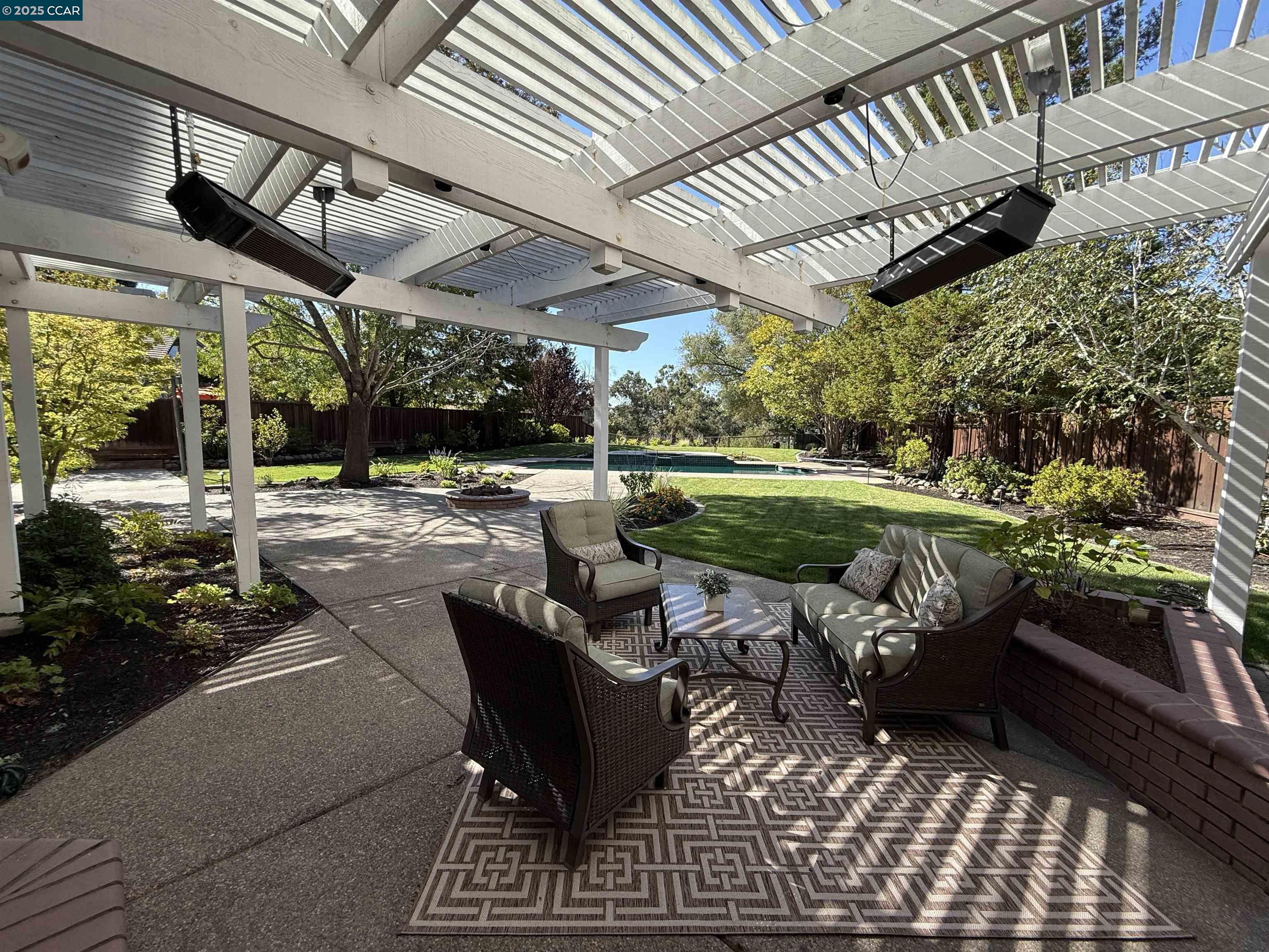 835 Hidden Pond Ct