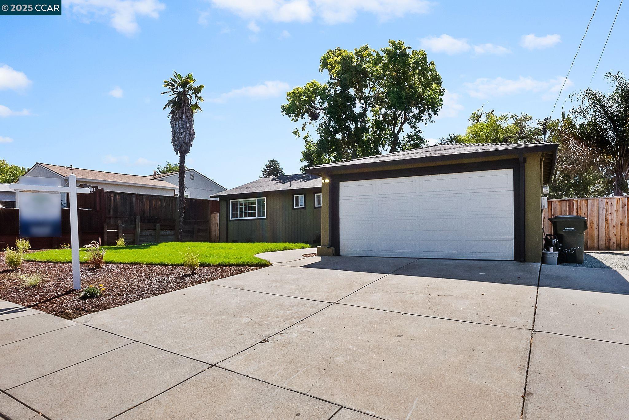 2425 Jerilynn Dr