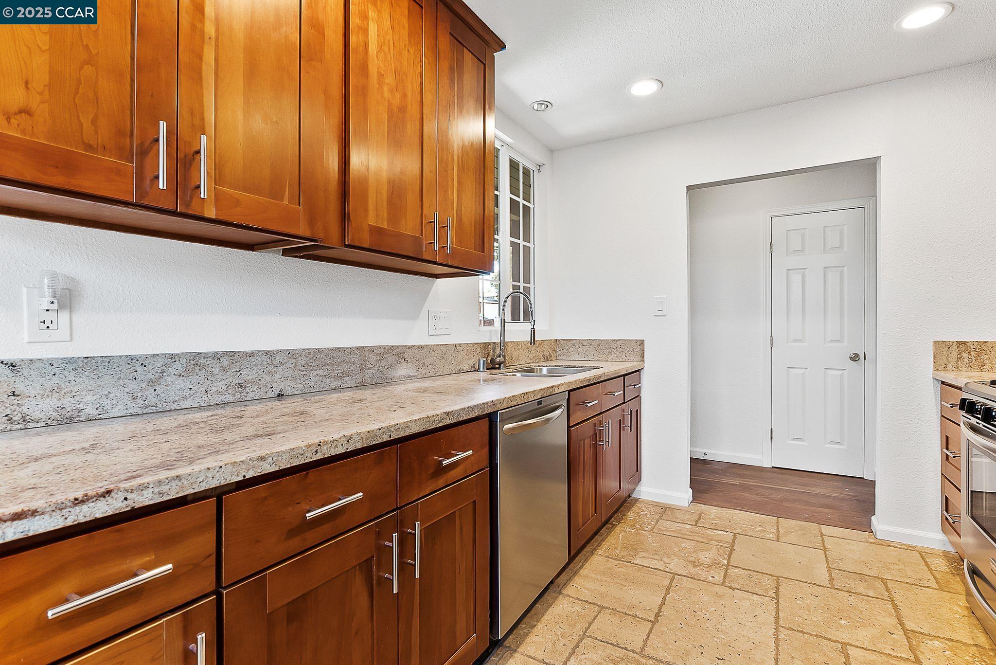 2425 Jerilynn Dr