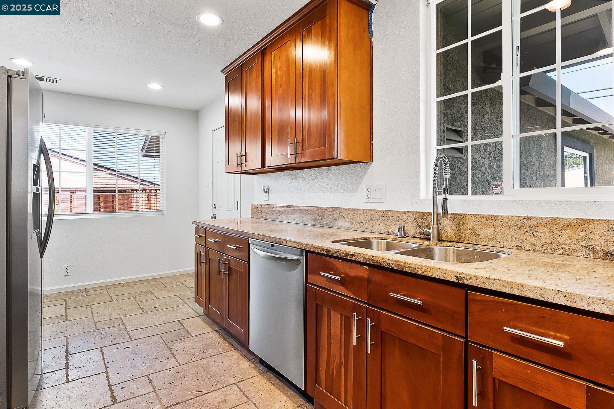 2425 Jerilynn Dr