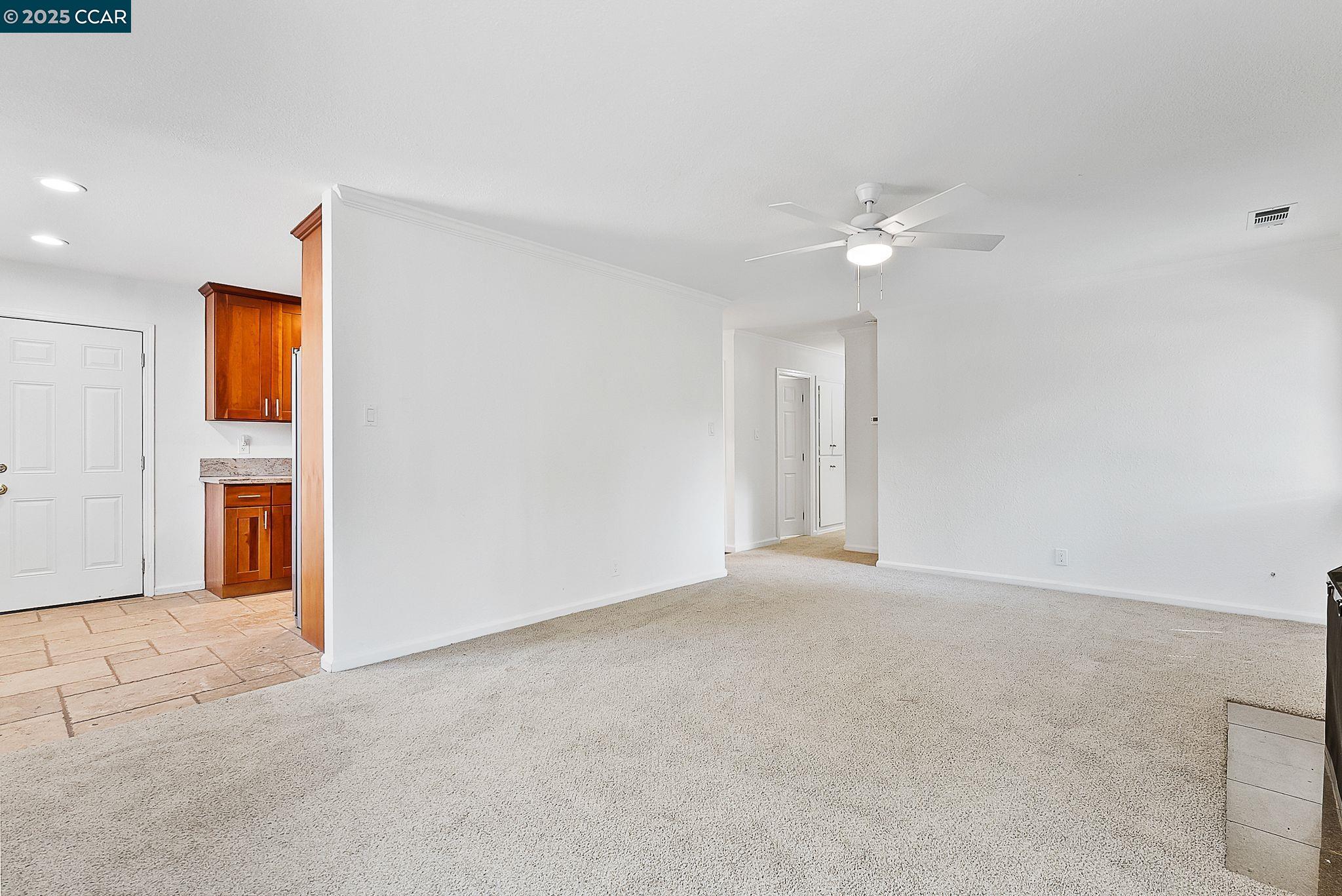 2425 Jerilynn Dr