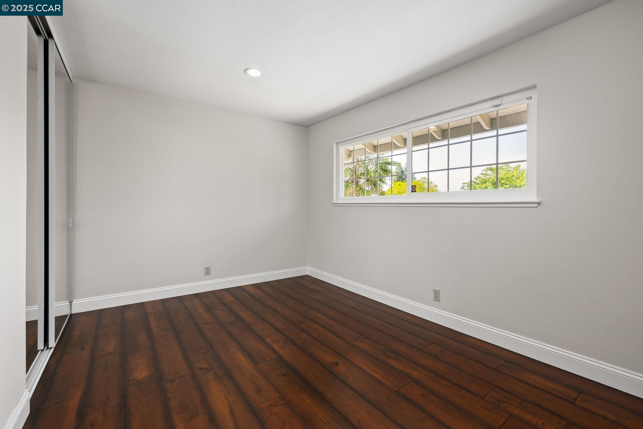 1092 Hillendale Ct