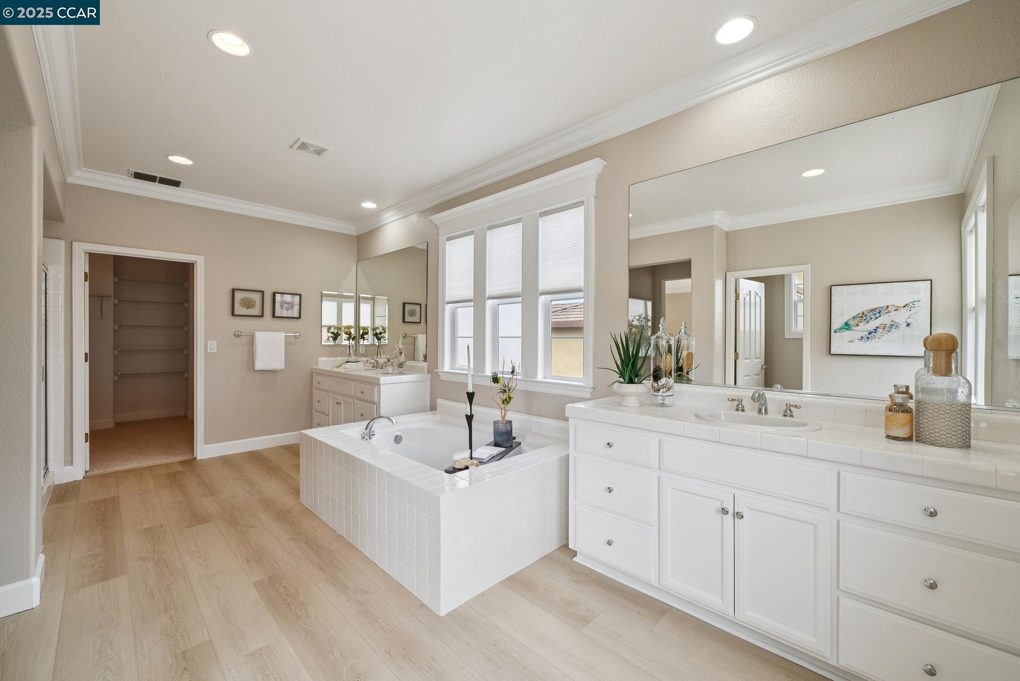 5269 S Montecito Dr